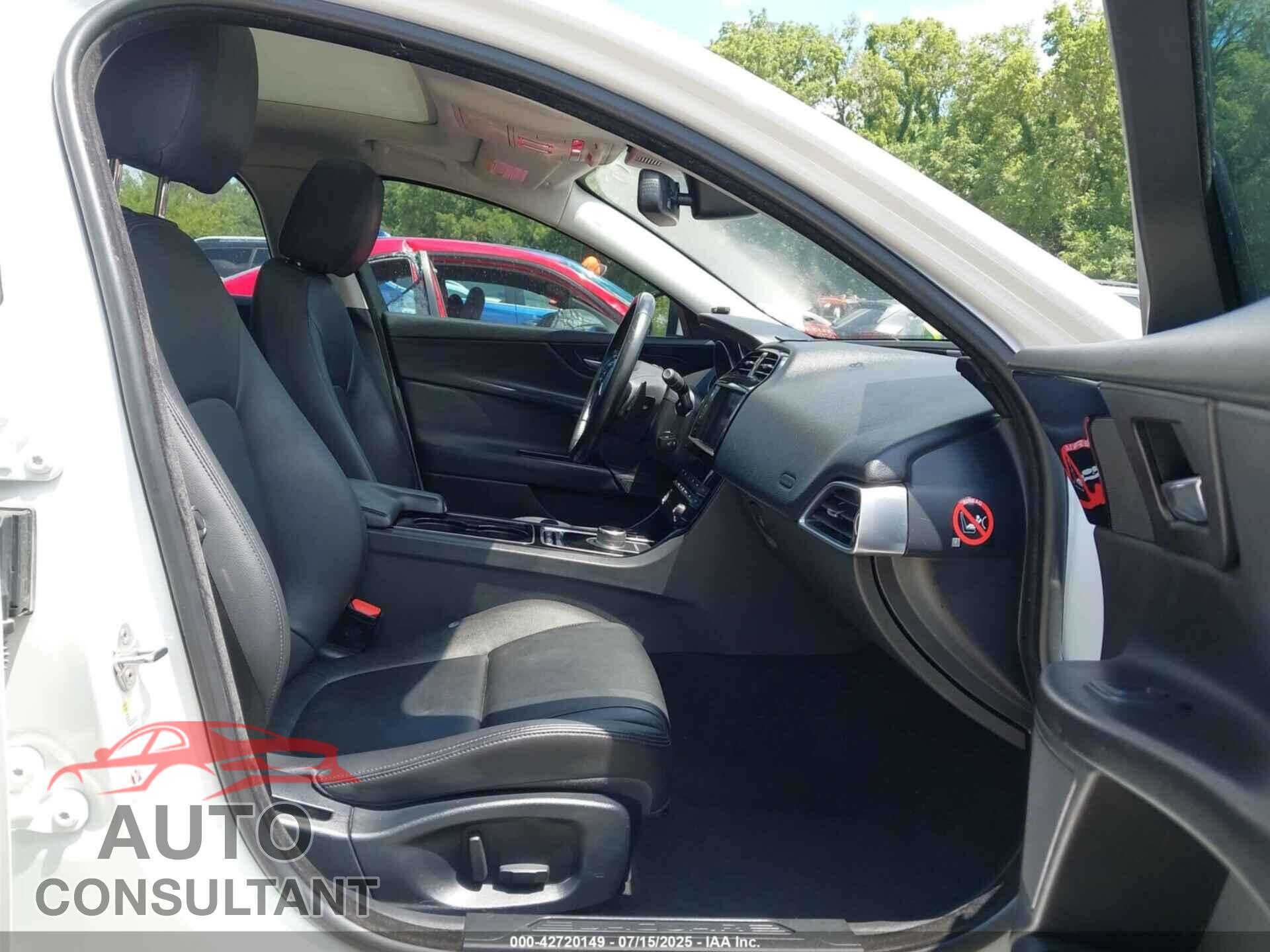 JAGUAR XE 2017 - SAJAR4BN7HA971420