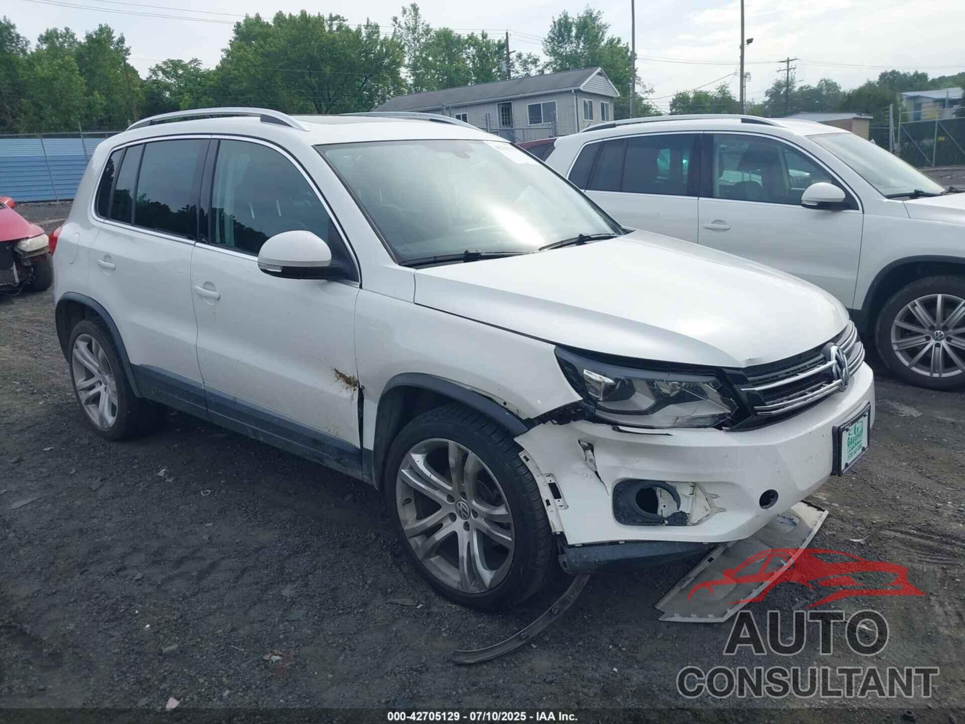 VOLKSWAGEN TIGUAN 2013 - WVGBV3AX6DW577296