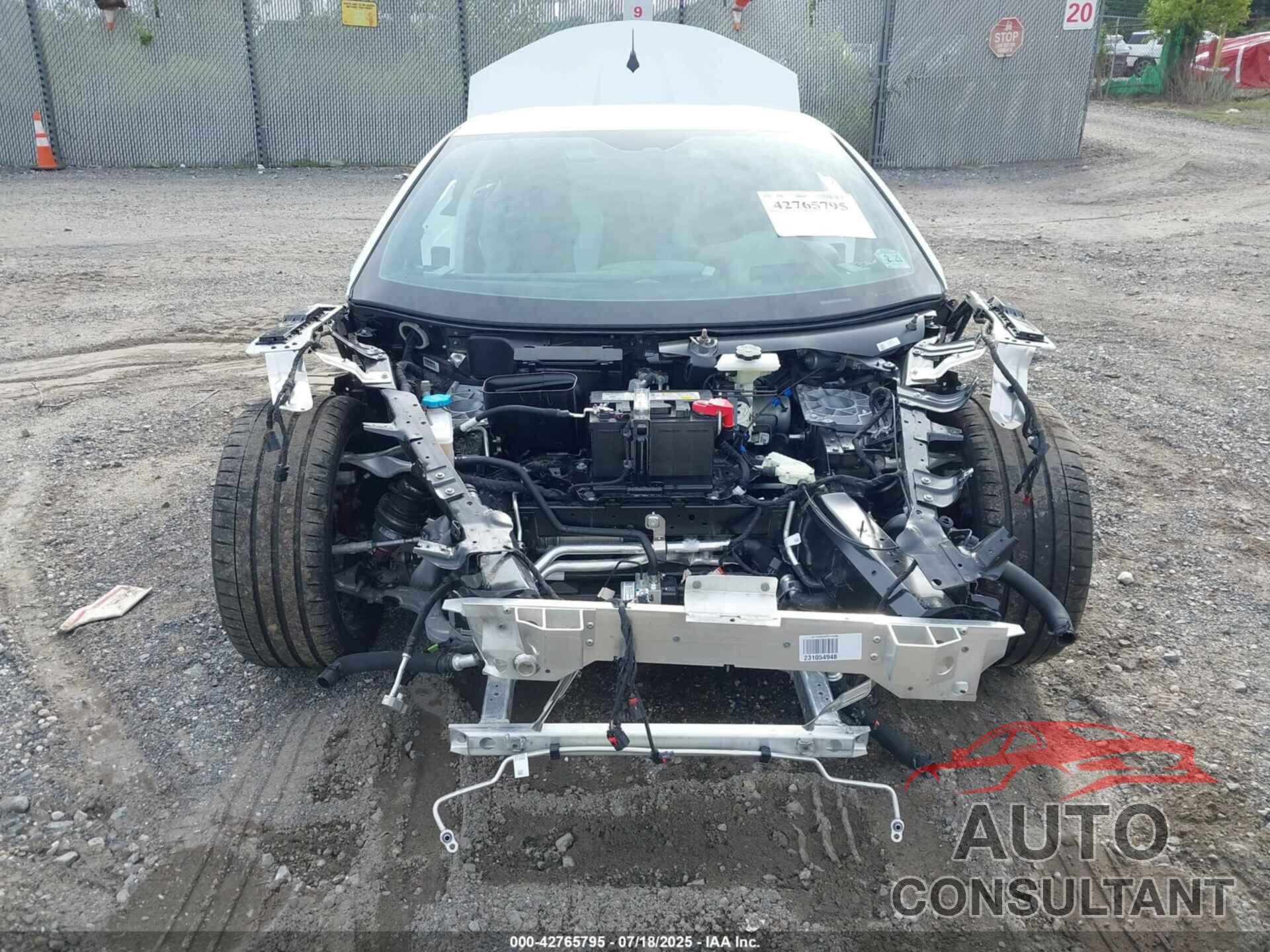 CHEVROLET CORVETTE STINGRAY 2023 - 1G1YC3D4XP5141656