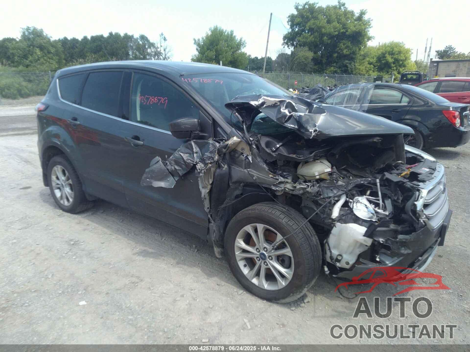 FORD ESCAPE 2017 - 1FMCU9GD2HUC41797
