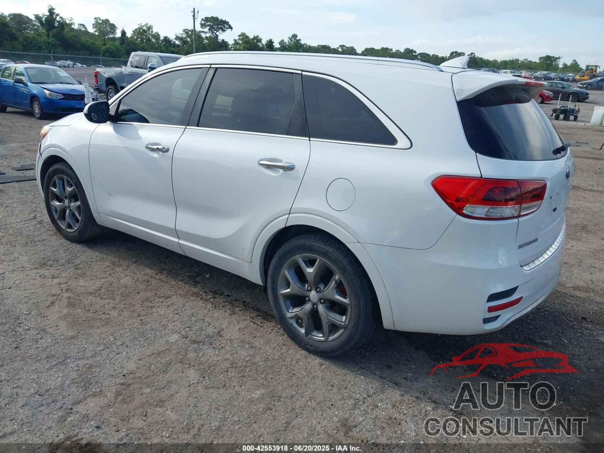 KIA SORENTO 2017 - 5XYPK4A50HG308771