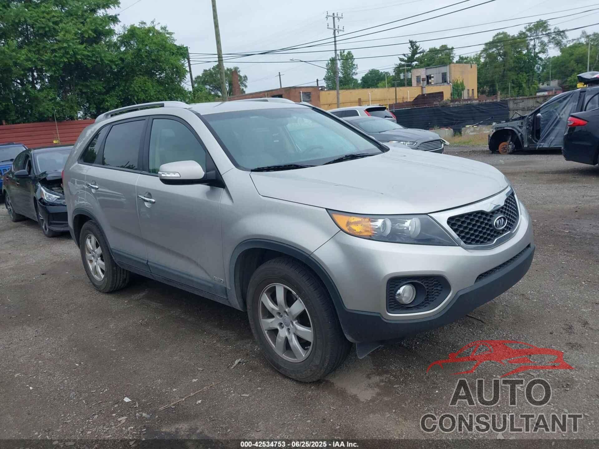 KIA SORENTO 2013 - 5XYKTCA62DG415096