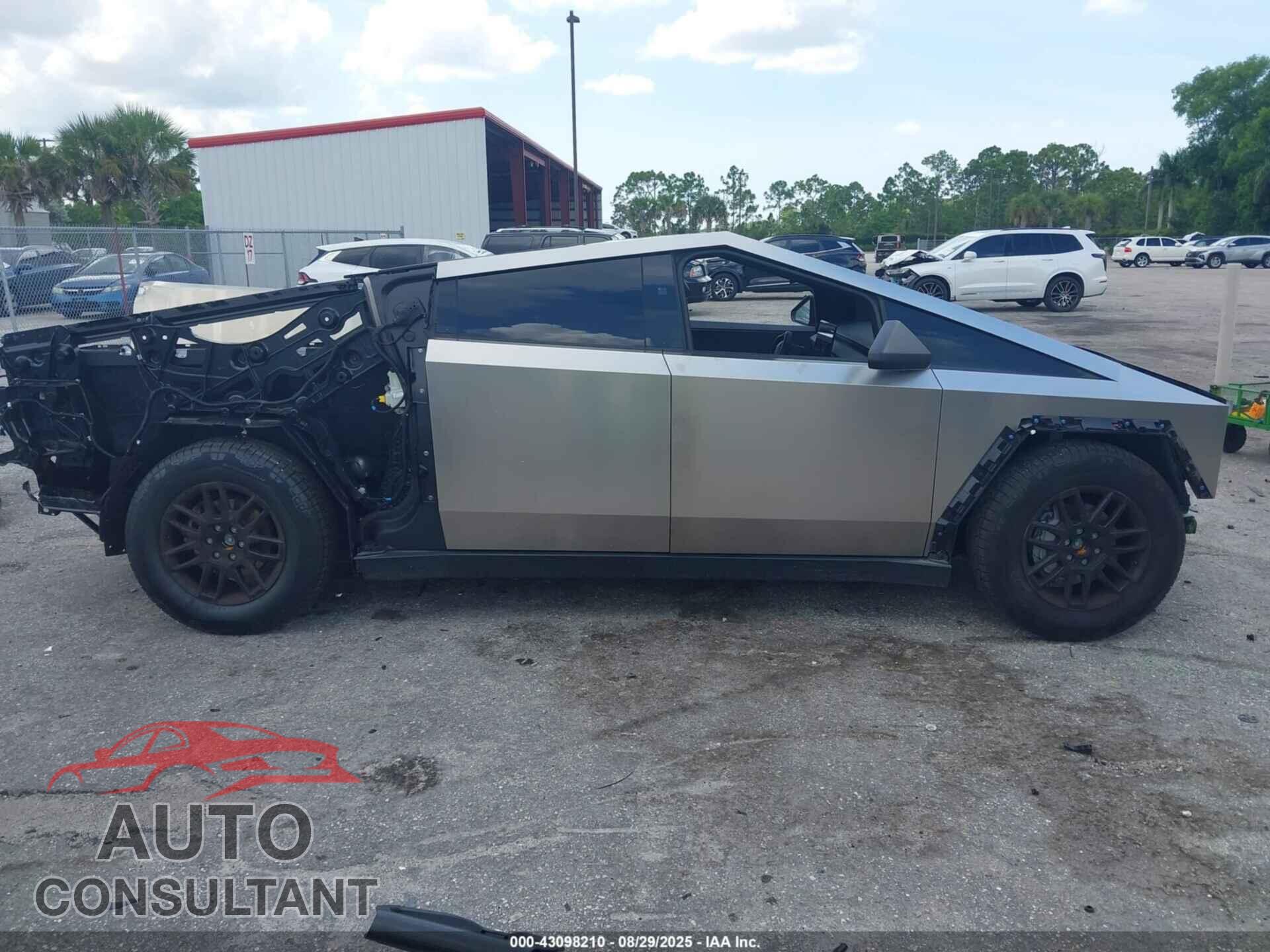 TESLA CYBERTRUCK 2024 - 7G2CEHED7RA046314
