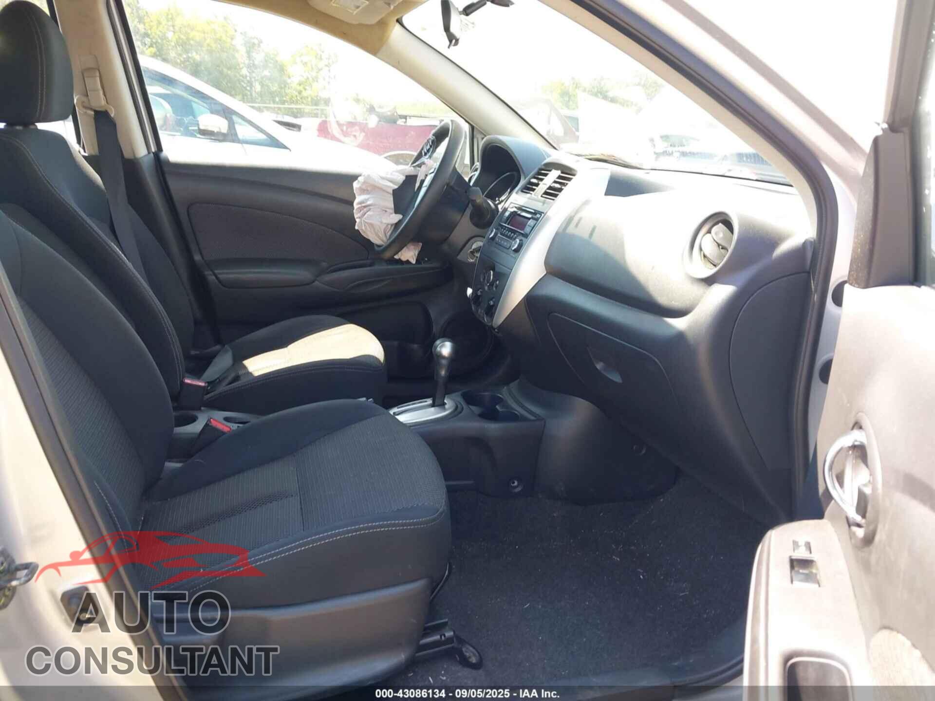 NISSAN VERSA 2016 - 3N1CN7AP4GL897035
