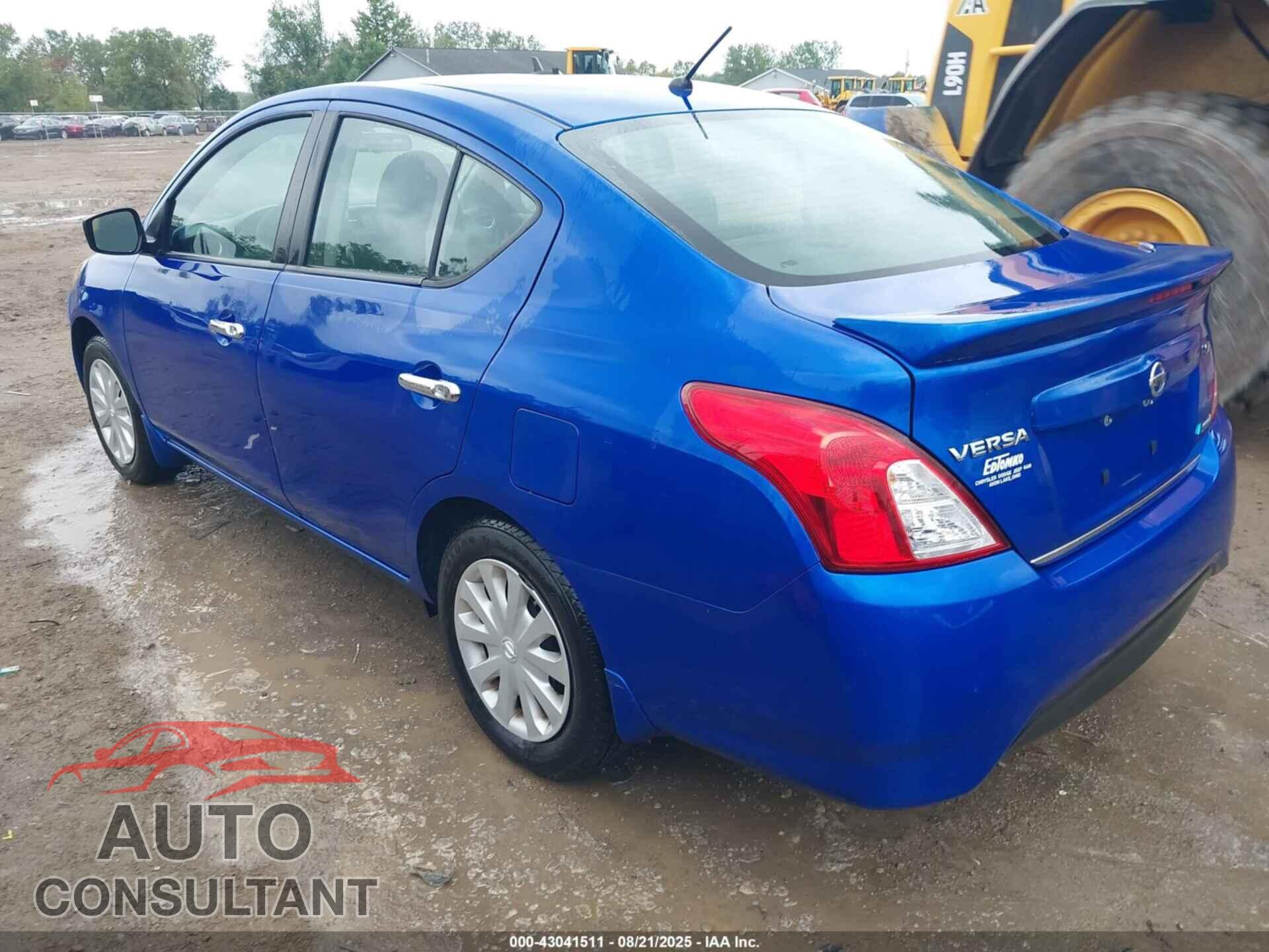 NISSAN VERSA 2015 - 3N1CN7AP7FL930219