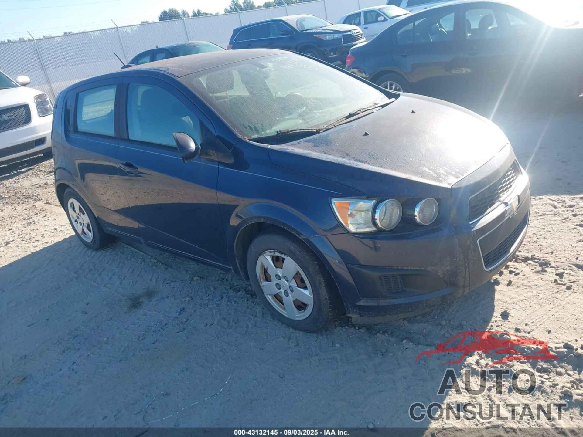 CHEVROLET SONIC 2015 - 1G1JA6SH3F4134194