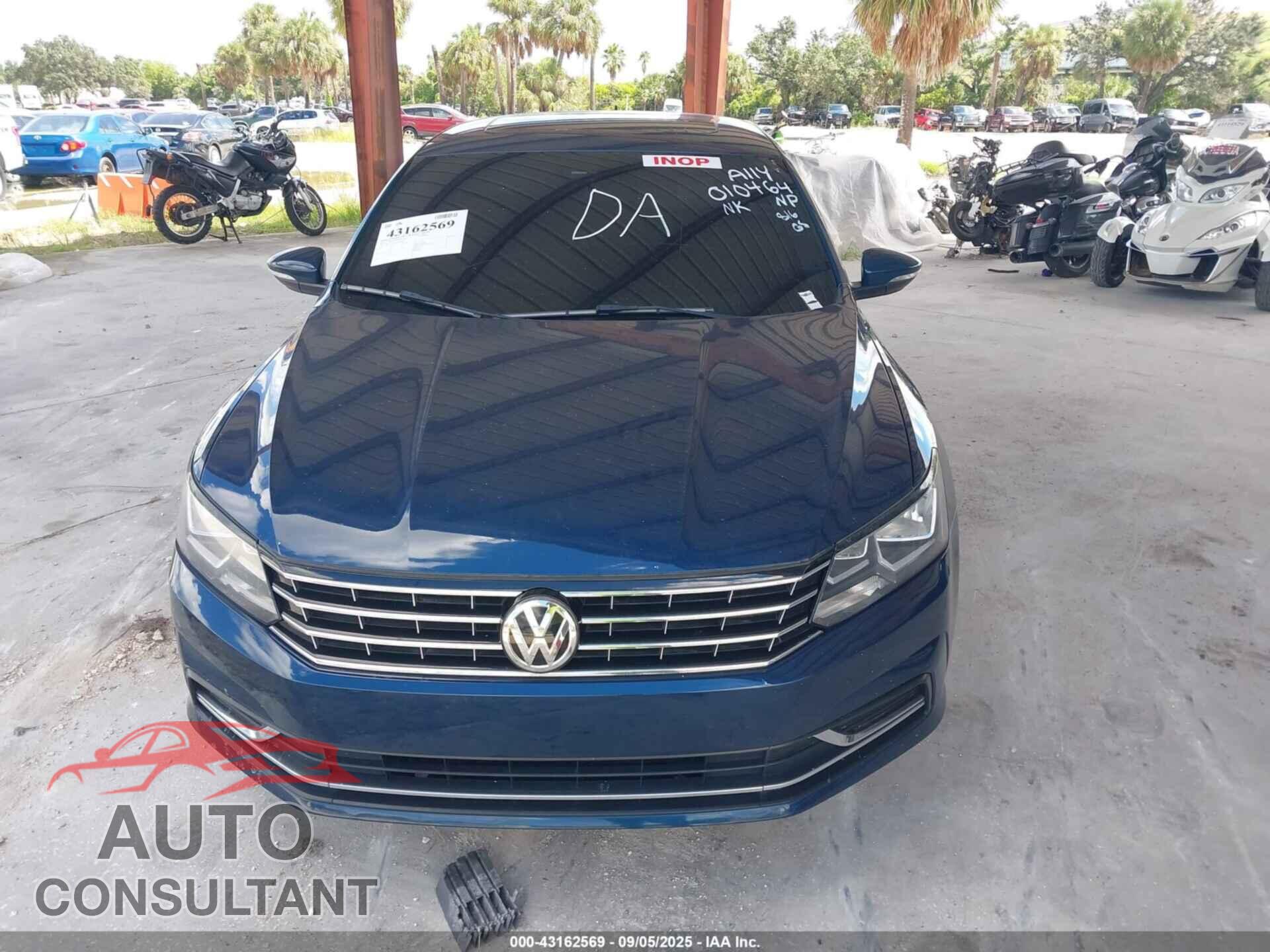 VOLKSWAGEN PASSAT 2019 - 1VWLA7A3XKC010464