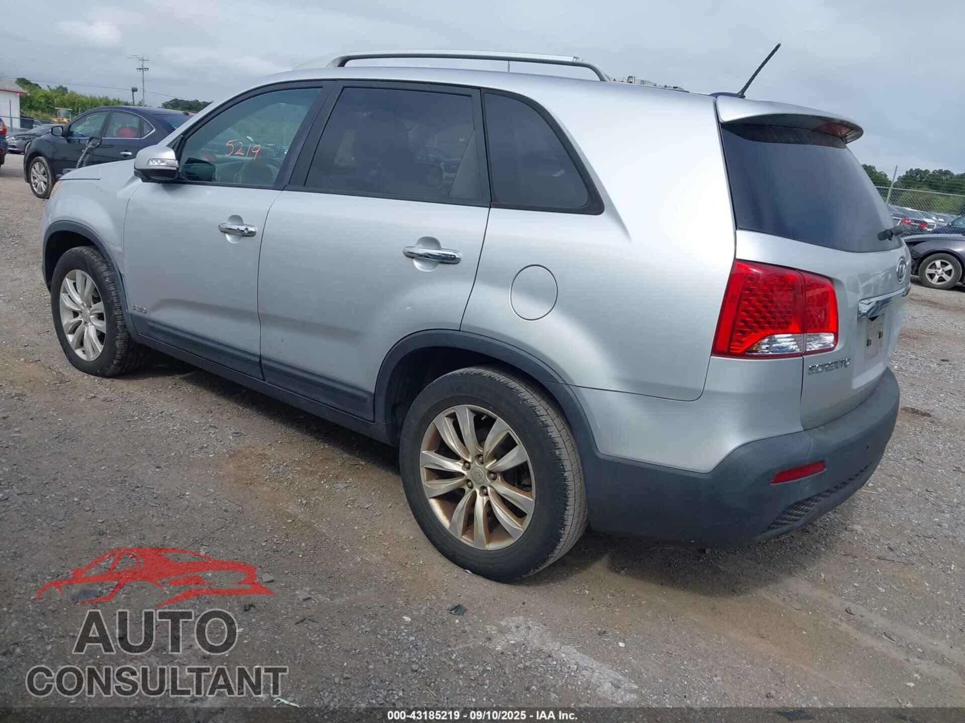 KIA SORENTO 2011 - 5XYKUDA22BG053610