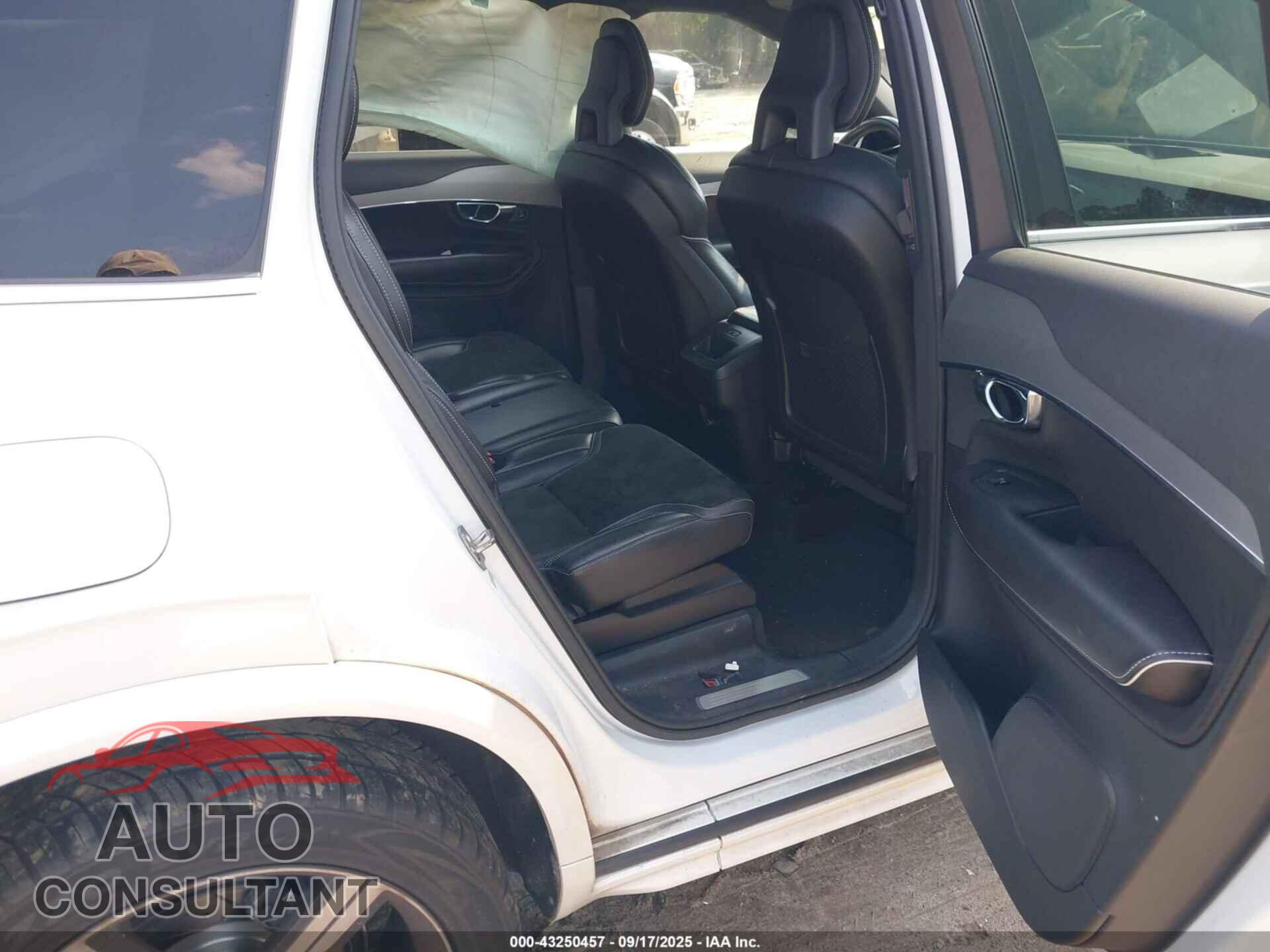 VOLVO XC90 2016 - YV4102XMXG1077761