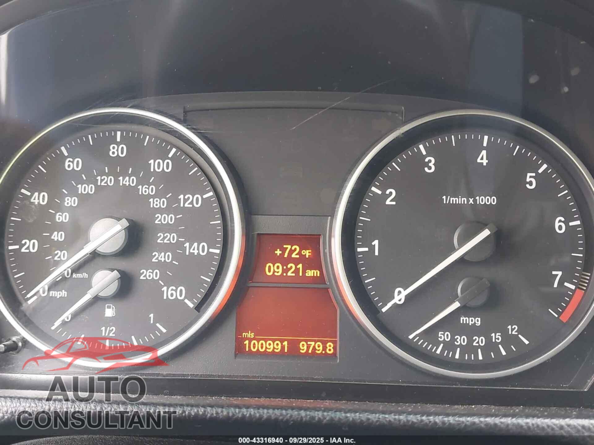 BMW 328I 2011 - WBAPH5C50BF093143