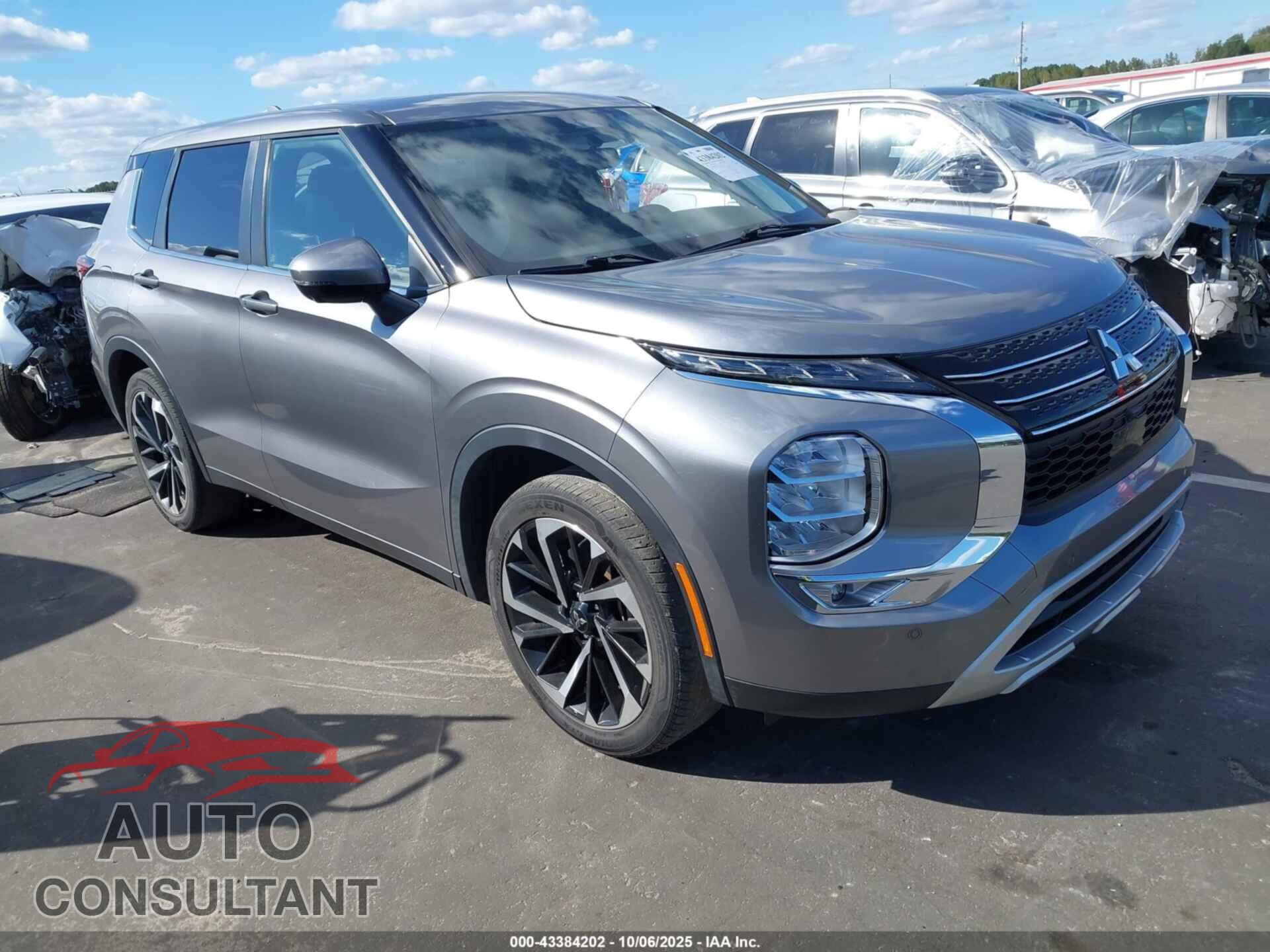 MITSUBISHI OUTLANDER 2022 - JA4J3UA85NZ010463