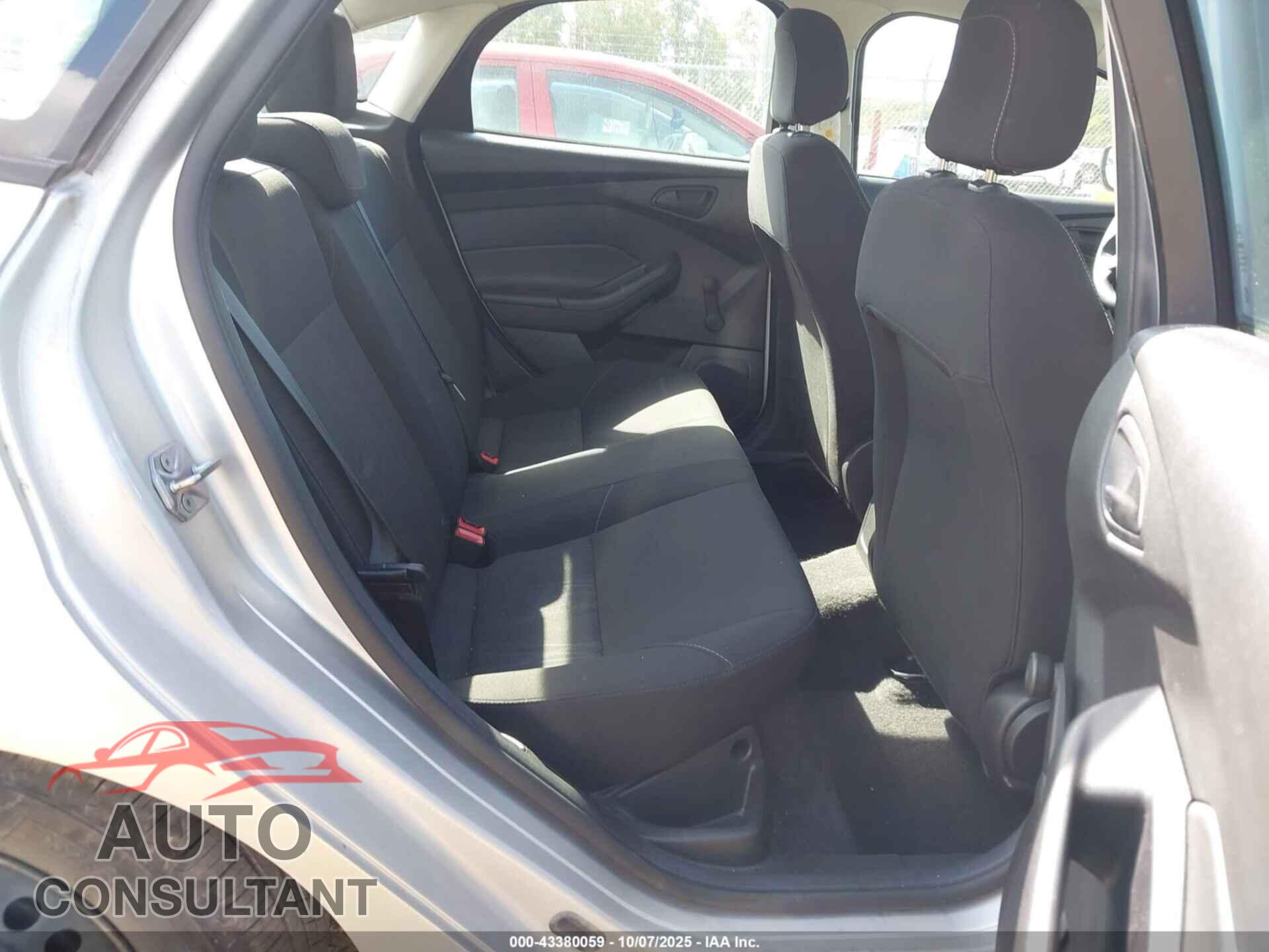 FORD FOCUS 2018 - 1FADP3E28JL209534