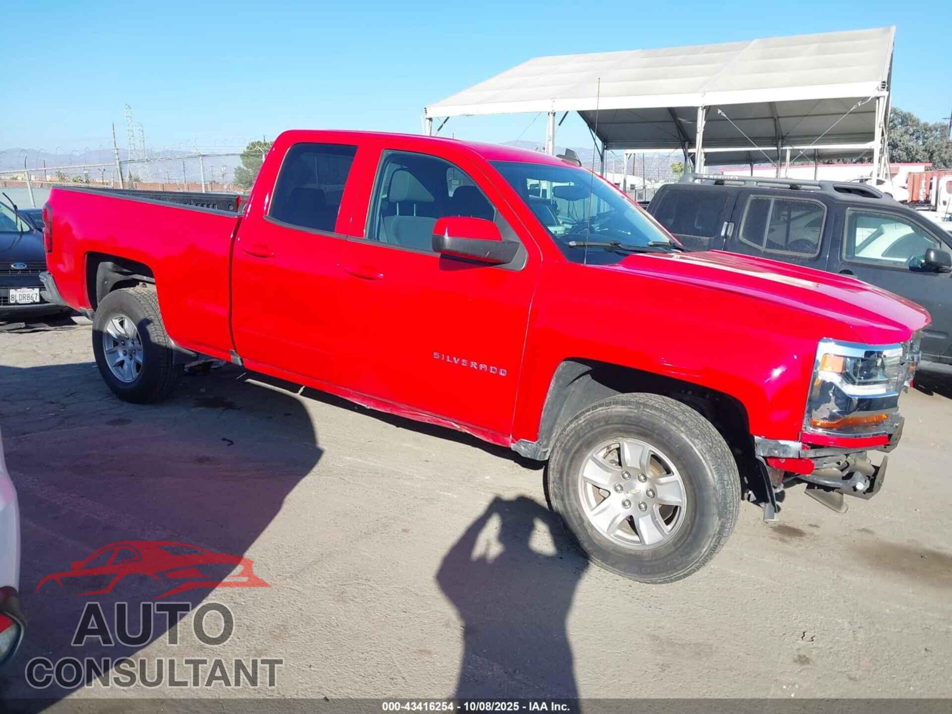 CHEVROLET SILVERADO 1500 2018 - 1GCRCREC8JZ178242