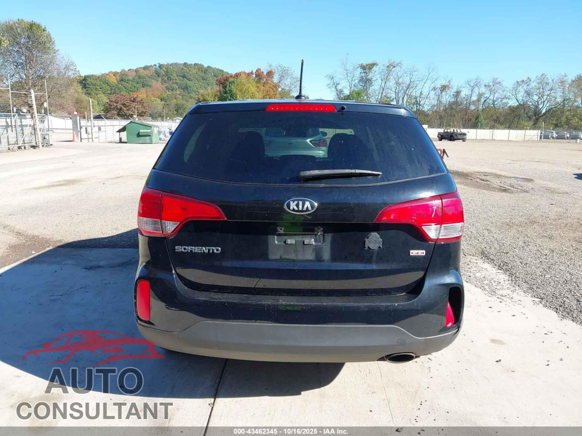 KIA SORENTO 2015 - 5XYKT3A68FG631103