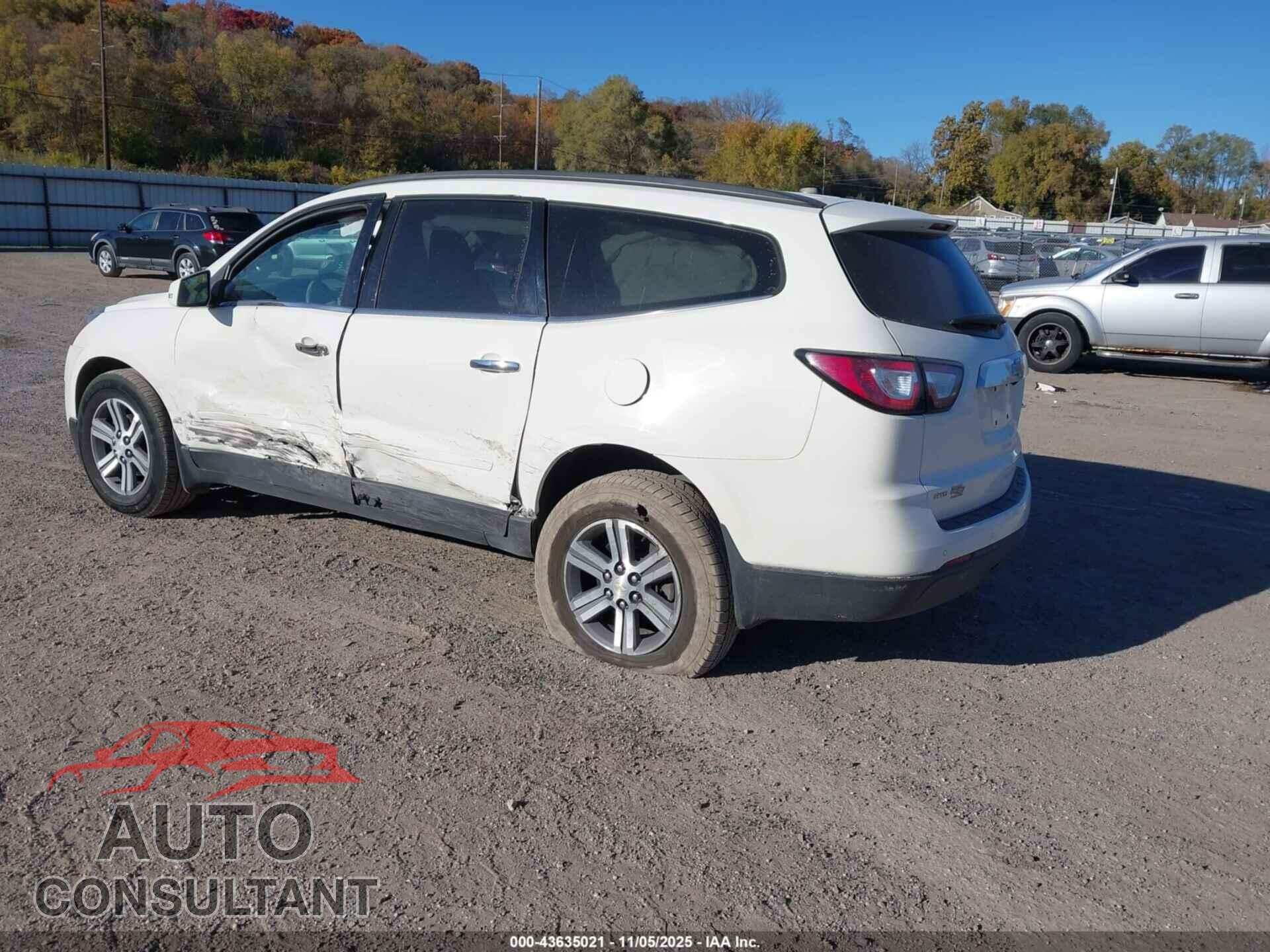 CHEVROLET TRAVERSE 2015 - 1GNKVHKD8FJ227844