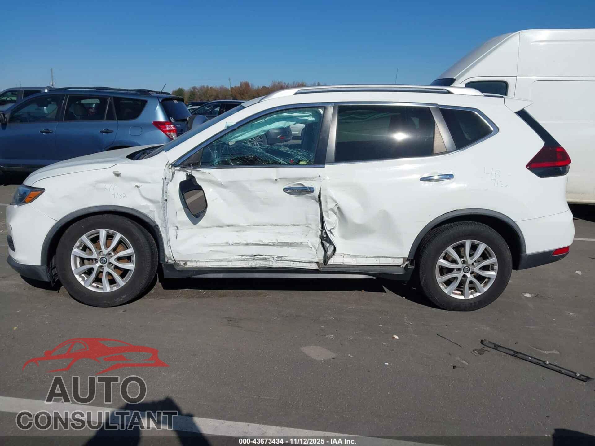 NISSAN ROGUE 2019 - KNMAT2MT8KP535616