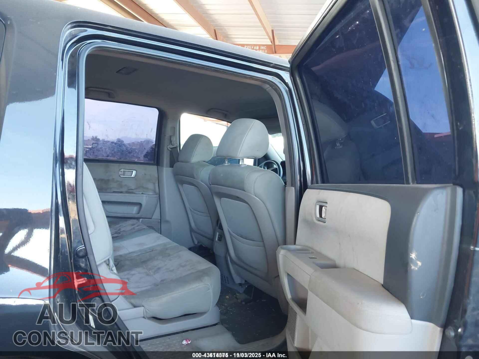 HONDA PILOT 2015 - 5FNYF3H40FB003291