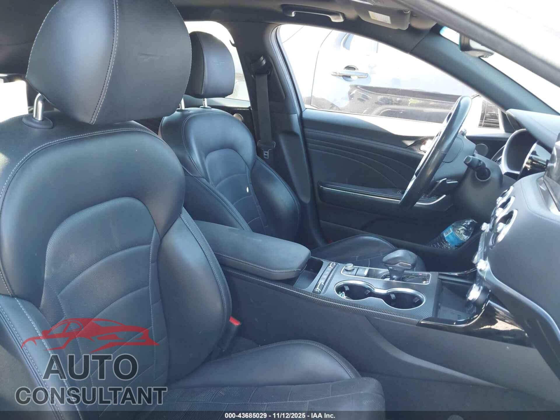 KIA STINGER 2022 - KNAE55LC4N6105331