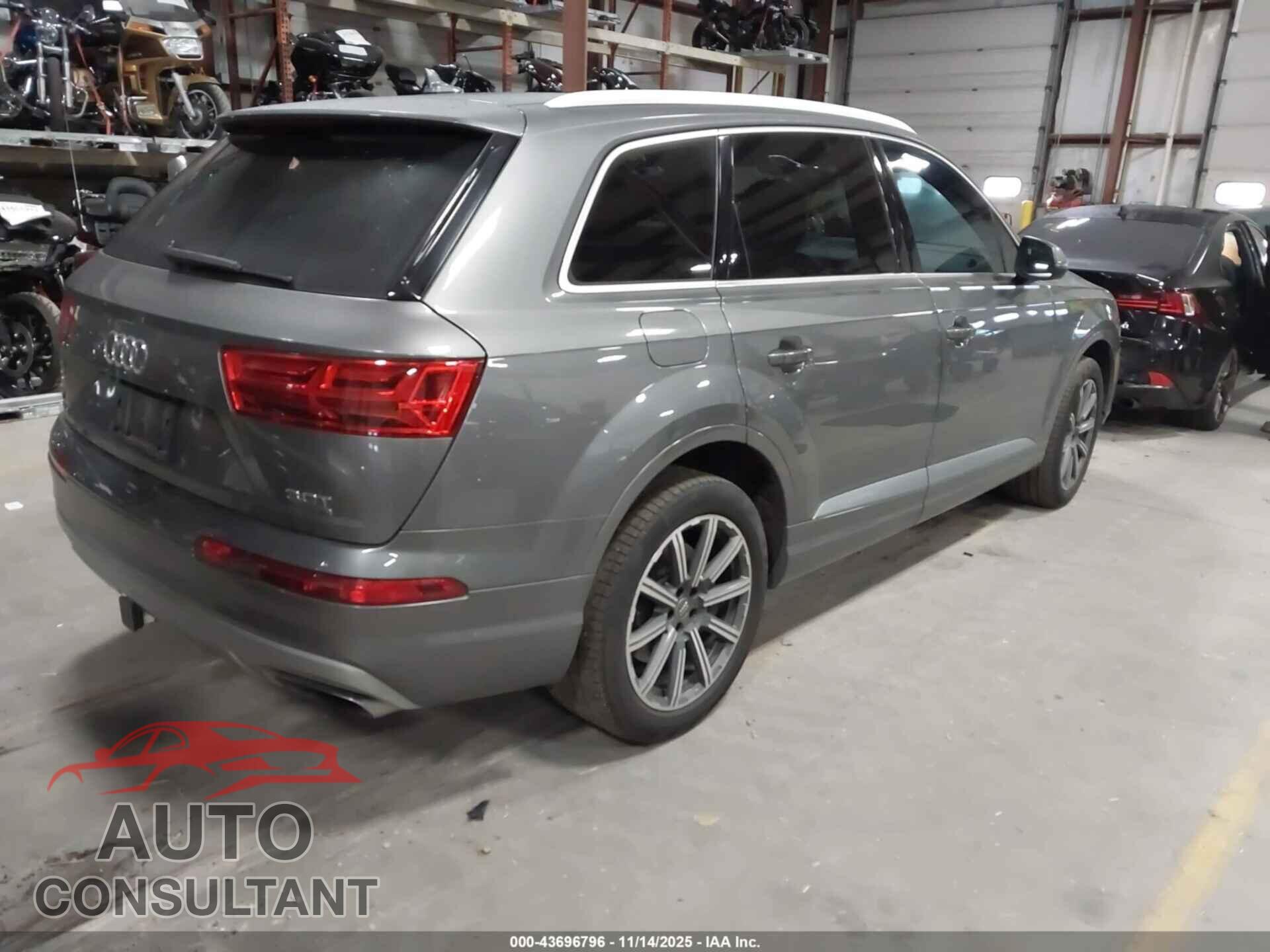 AUDI Q7 2018 - WA1VABF75JD007243