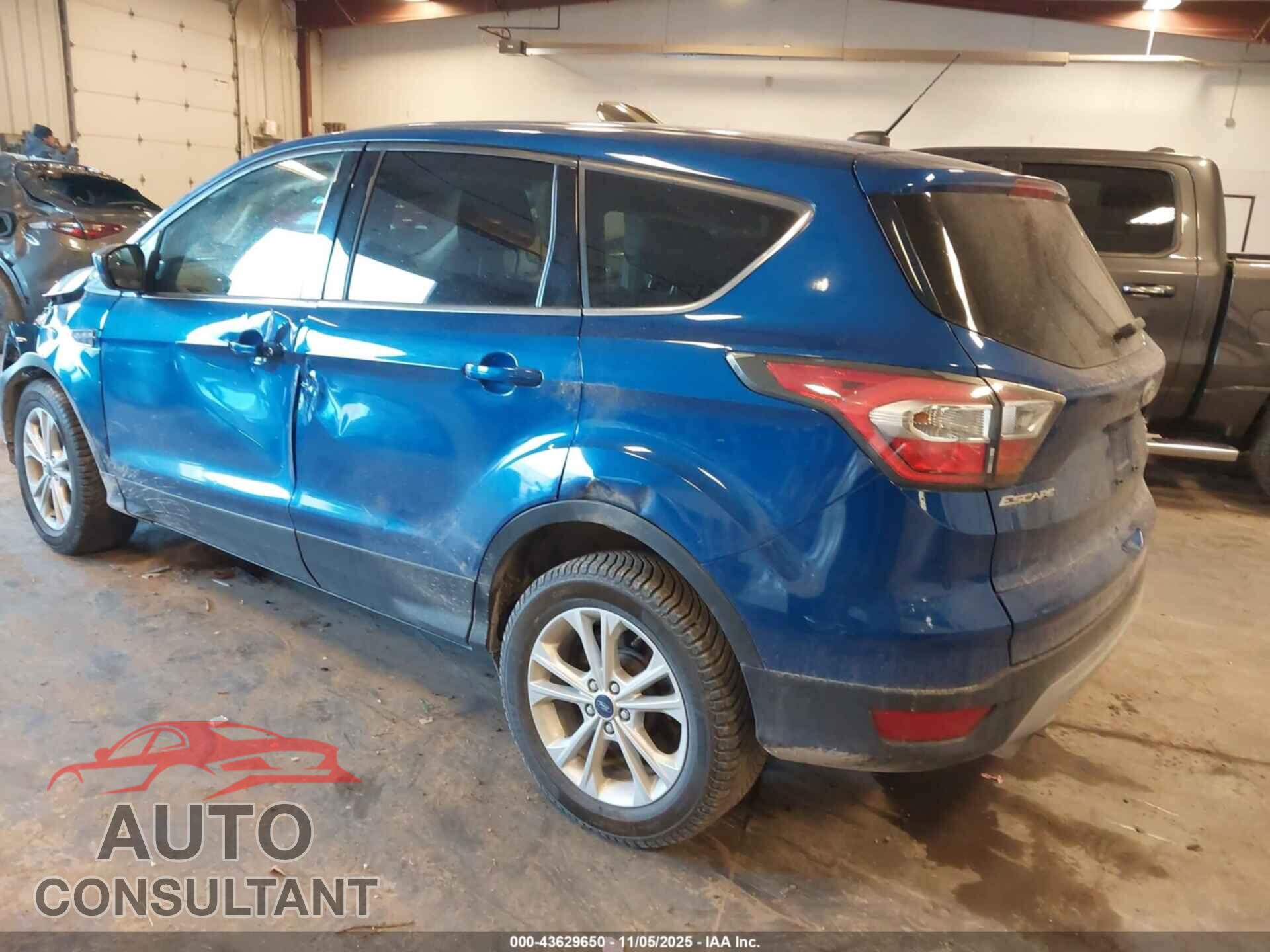 FORD ESCAPE 2017 - 1FMCU0GD6HUB14787
