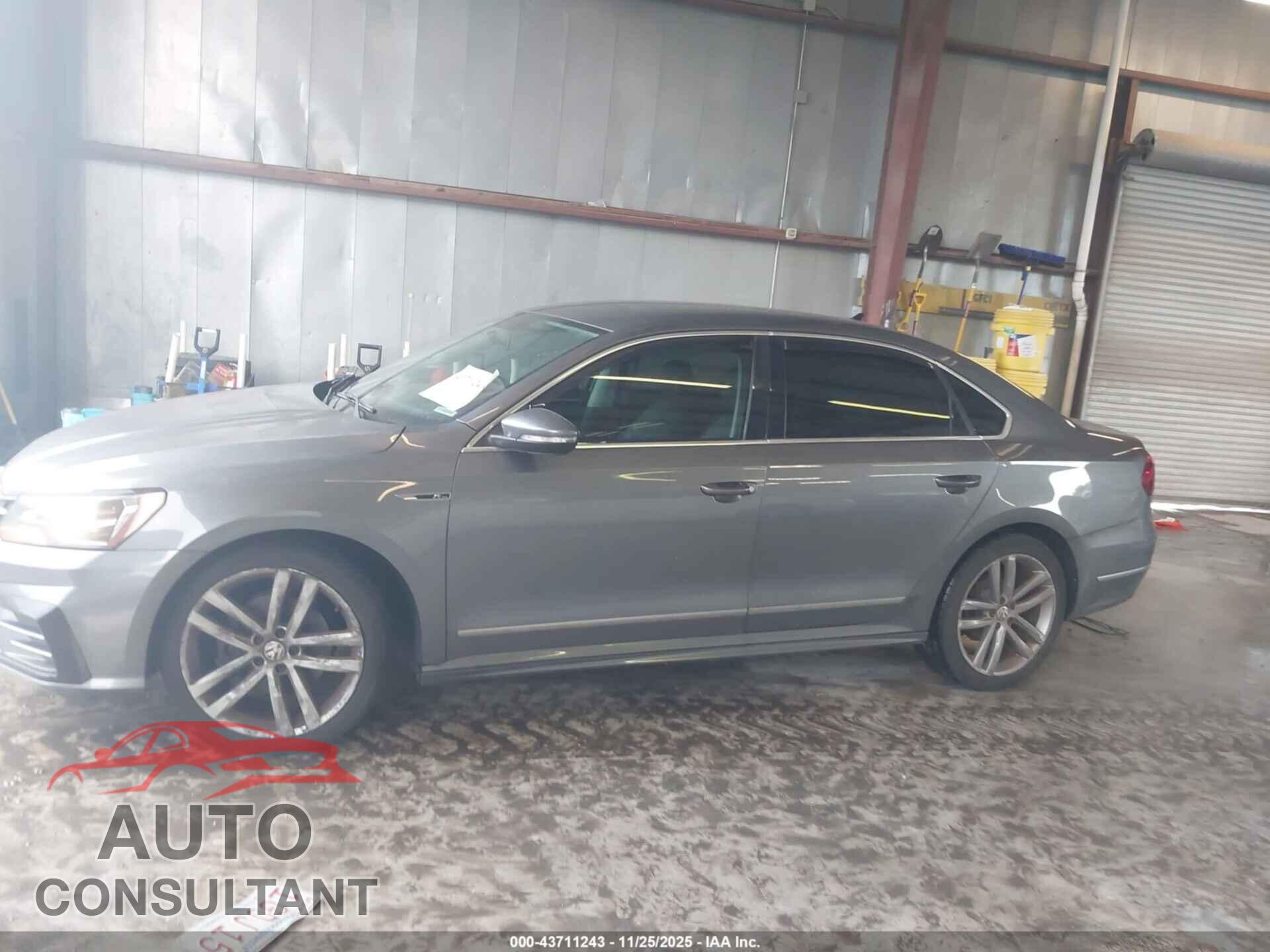 VOLKSWAGEN PASSAT 2017 - 1VWDT7A38HC039498