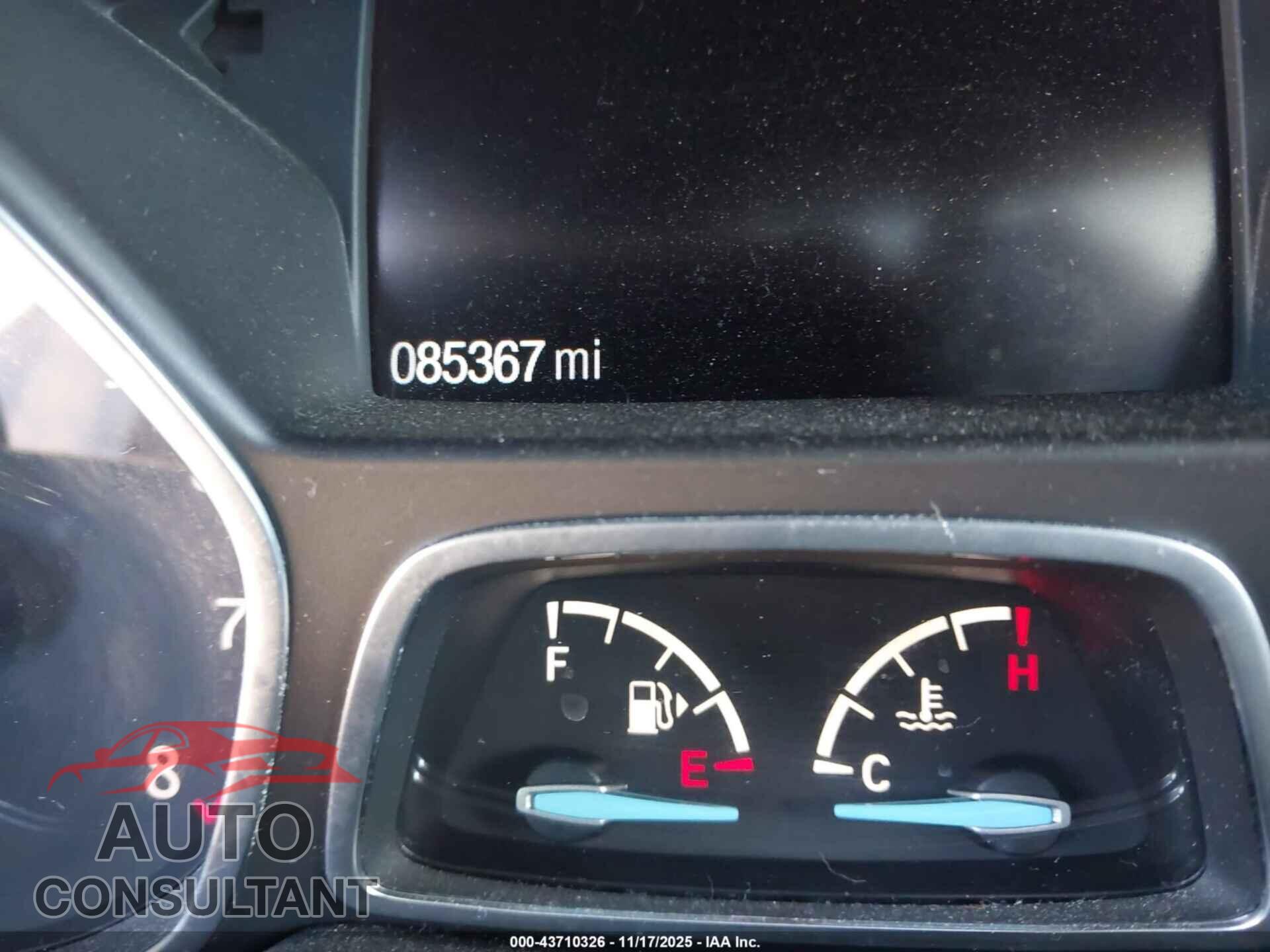 FORD ESCAPE 2017 - 1FMCU0GD8HUD91523