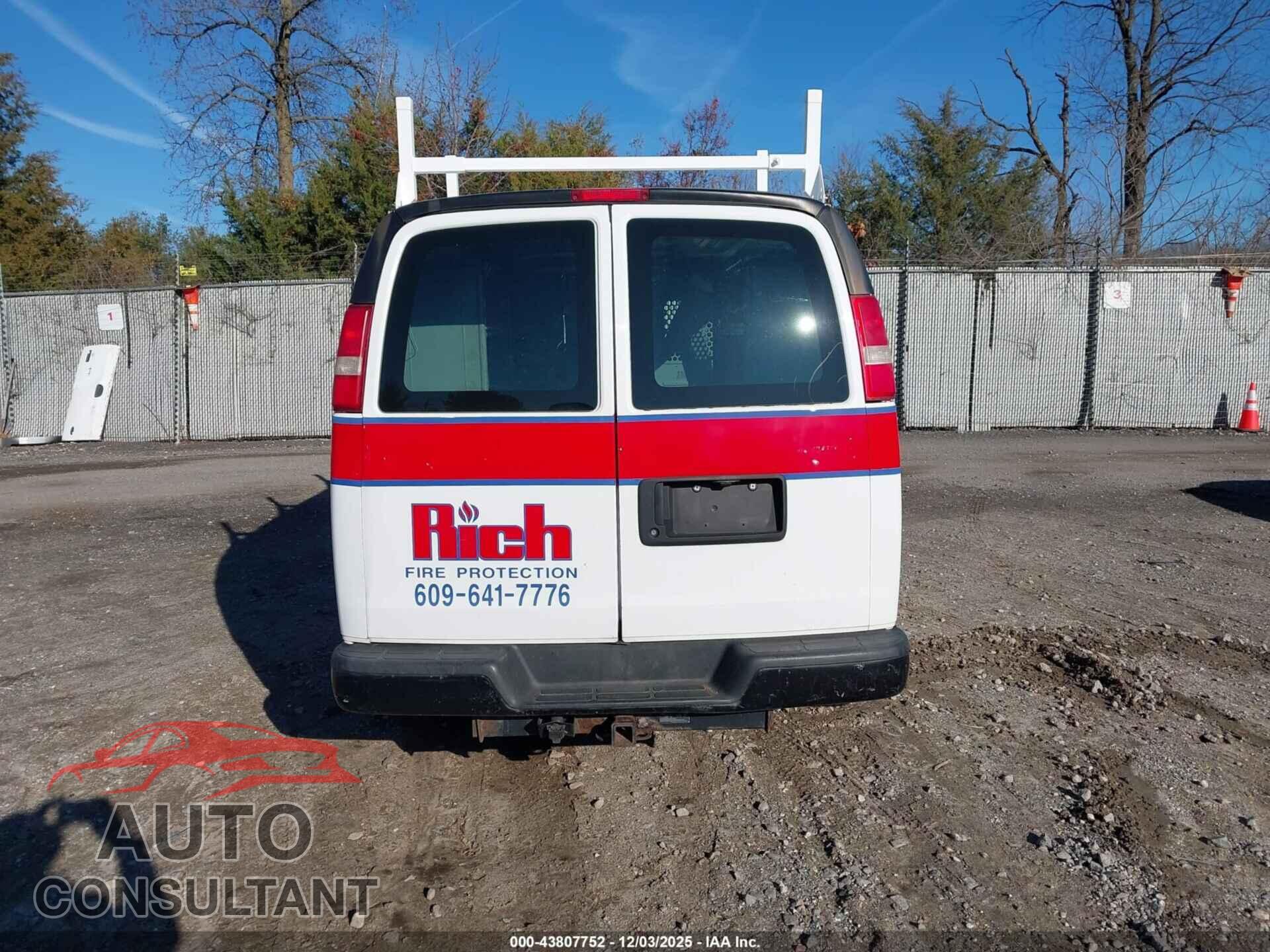 CHEVROLET EXPRESS 2500 2015 - 1GCWGFCF3F1215870