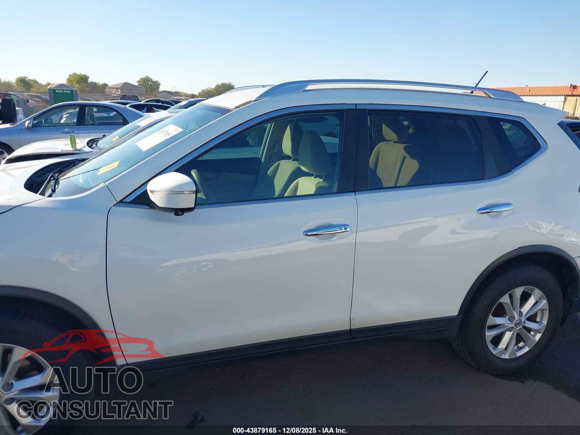 NISSAN ROGUE 2015 - KNMAT2MT0FP591782