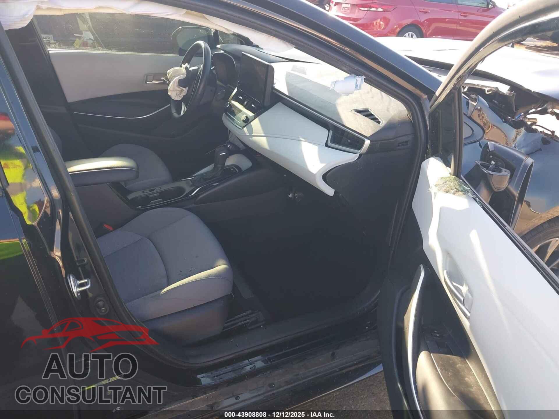 TOYOTA COROLLA 2024 - JTDBCMFE5R3028222