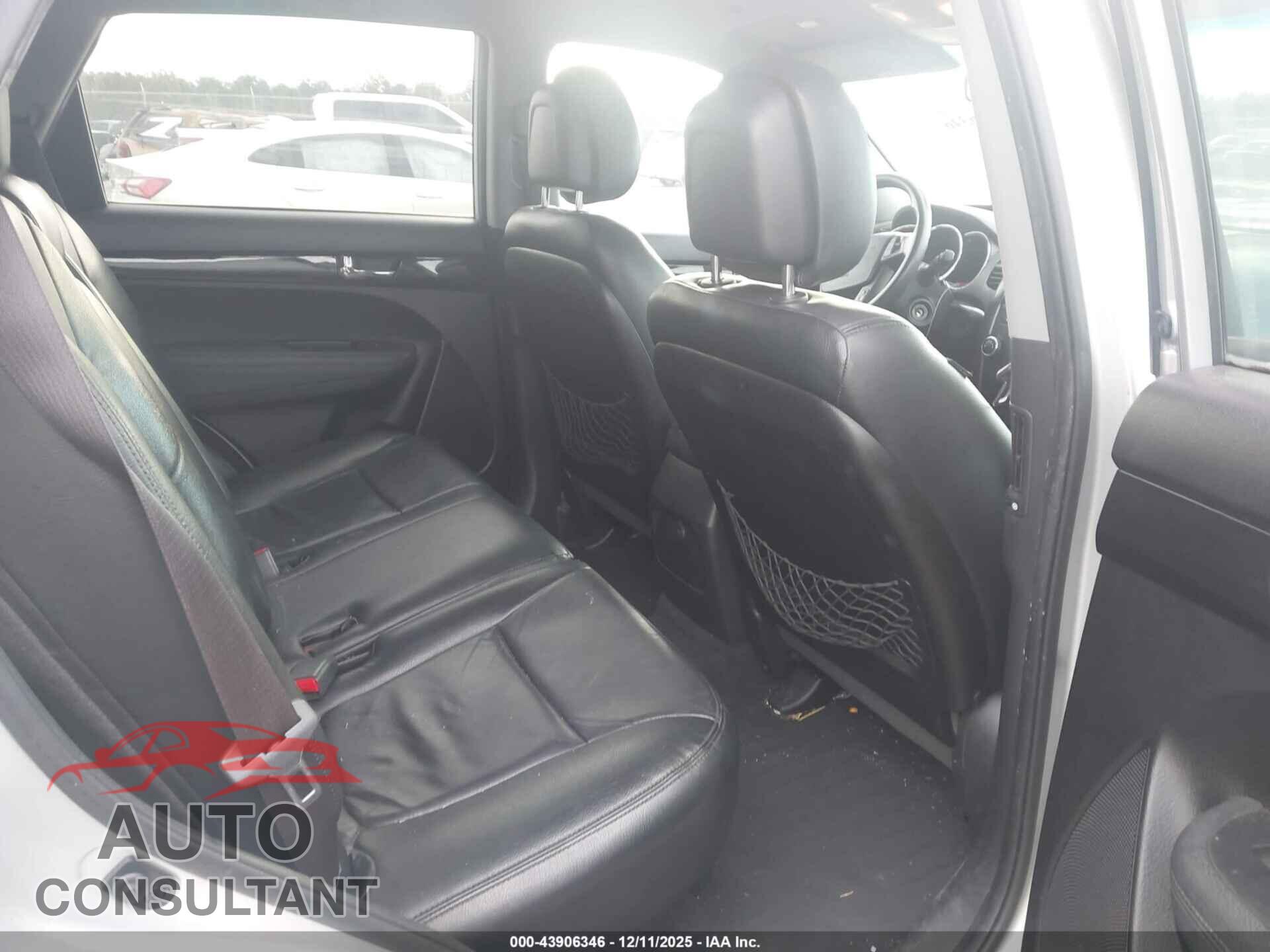 KIA SORENTO 2013 - 5XYKTDA22DG327524