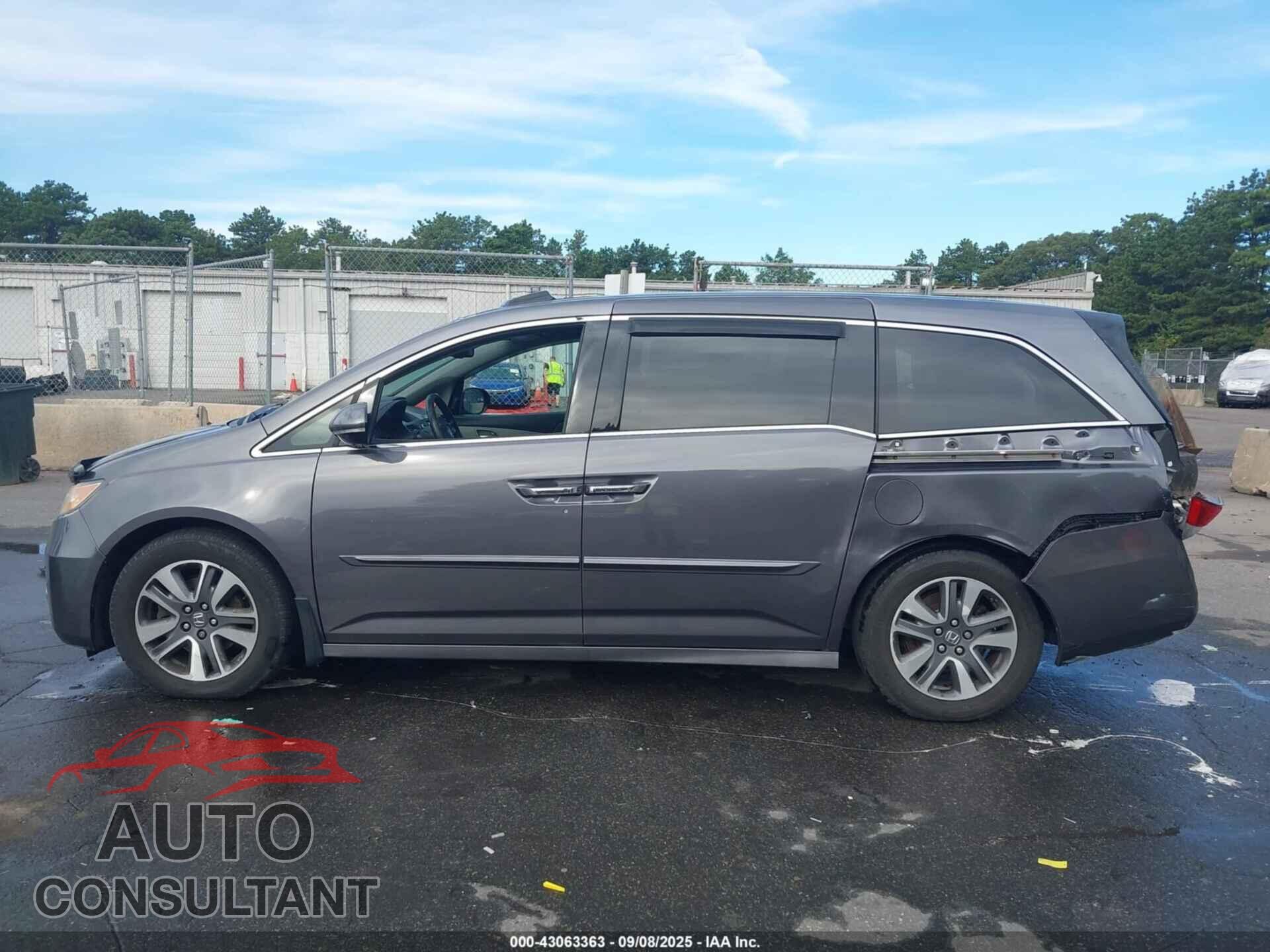 HONDA ODYSSEY 2015 - 5FNRL5H9XFB041101