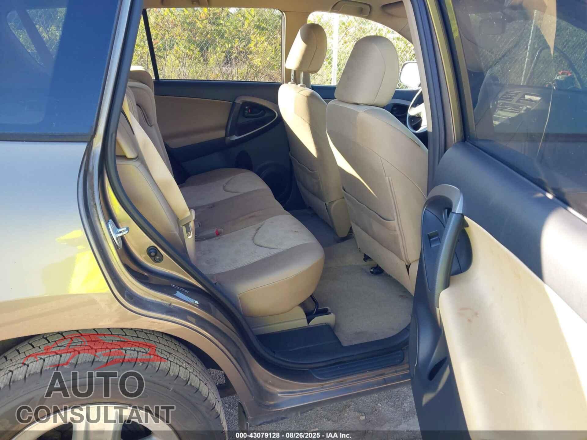 TOYOTA RAV4 2011 - JTMBF4DV9BD042019