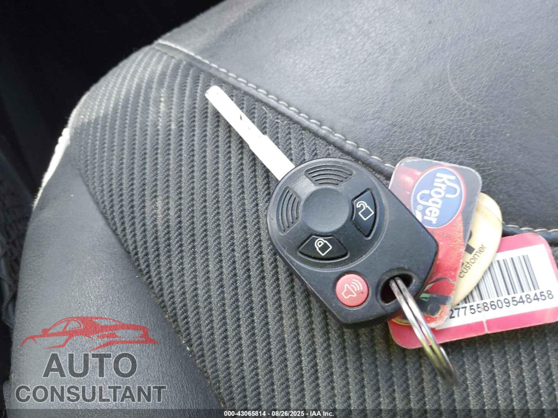 FORD ESCAPE 2016 - 1FMCU9GX7GUB20532