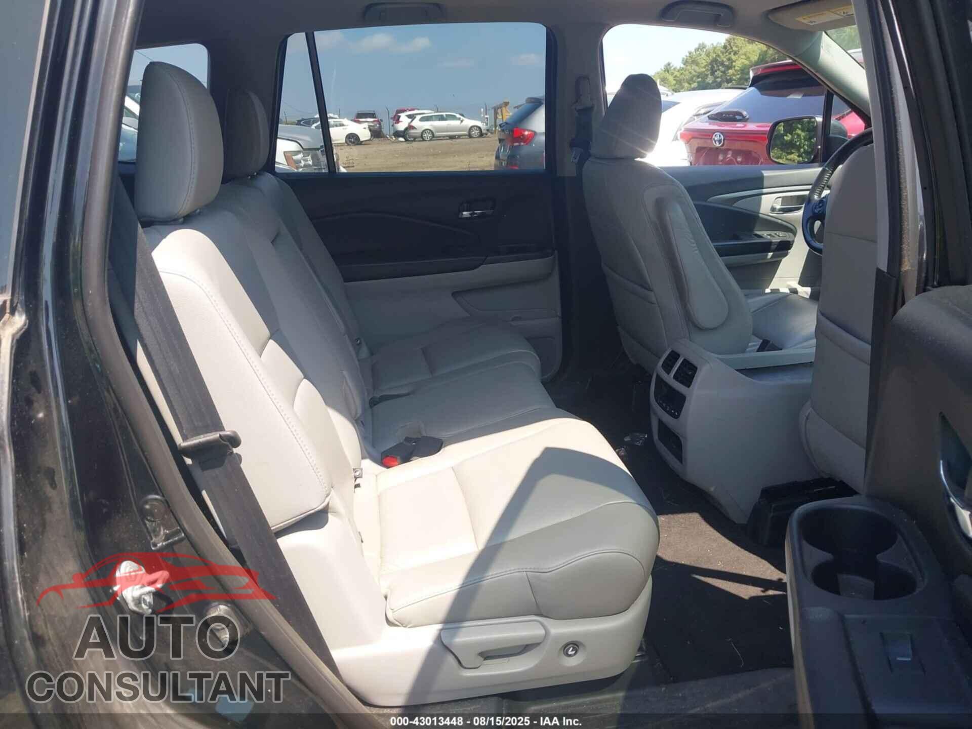 HONDA PILOT 2018 - 5FNYF6H52JB002467