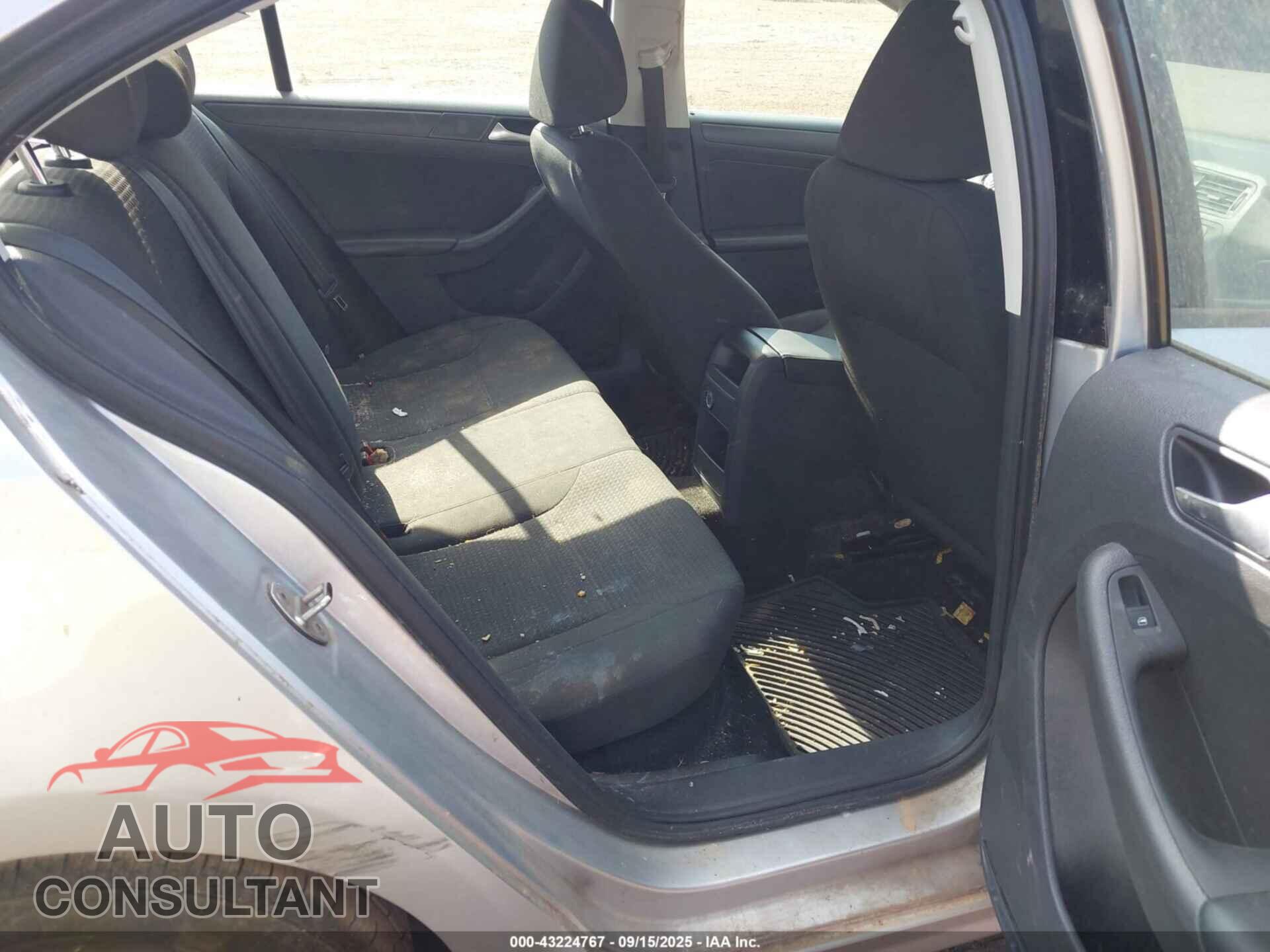 VOLKSWAGEN JETTA 2015 - 3VW2K7AJ7FM410218
