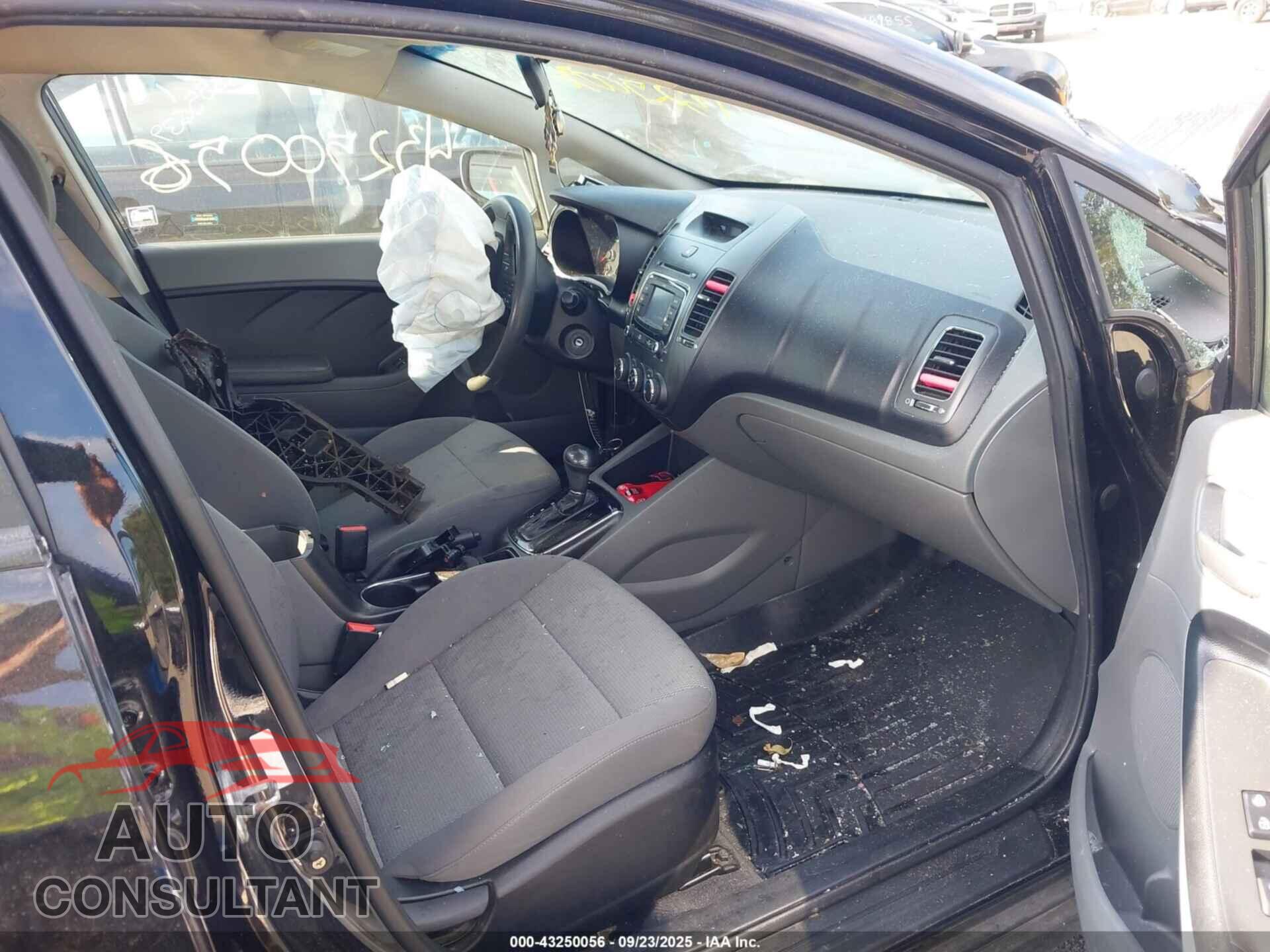 KIA FORTE 2018 - 3KPFK4A79JE265919