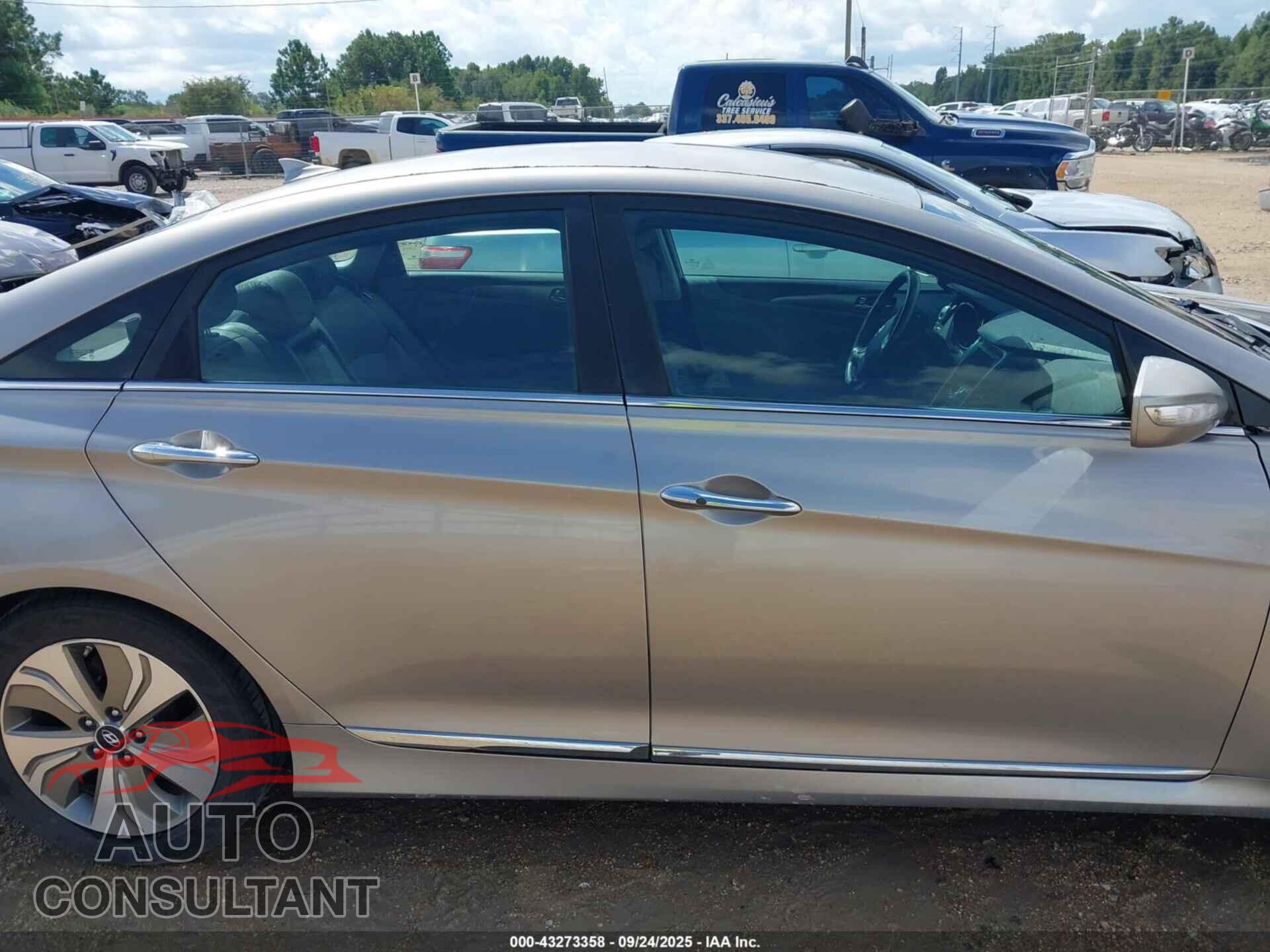 HYUNDAI SONATA HYBRID 2013 - KMHEC4A49DA092159
