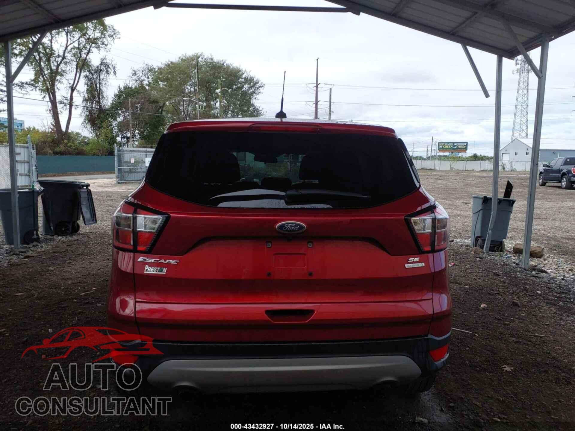 FORD ESCAPE 2017 - 1FMCU0GD1HUC20063