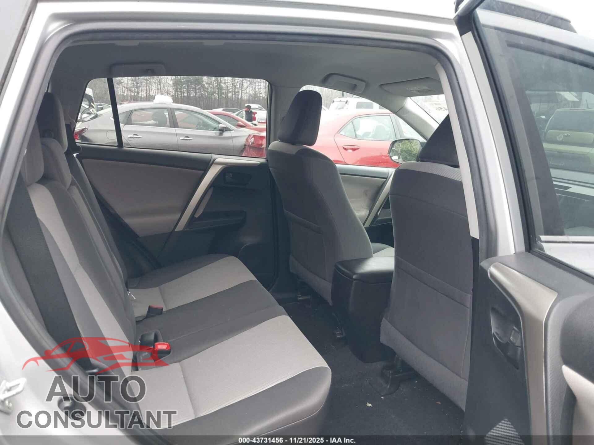 TOYOTA RAV4 2015 - 2T3BFREV2FW266401