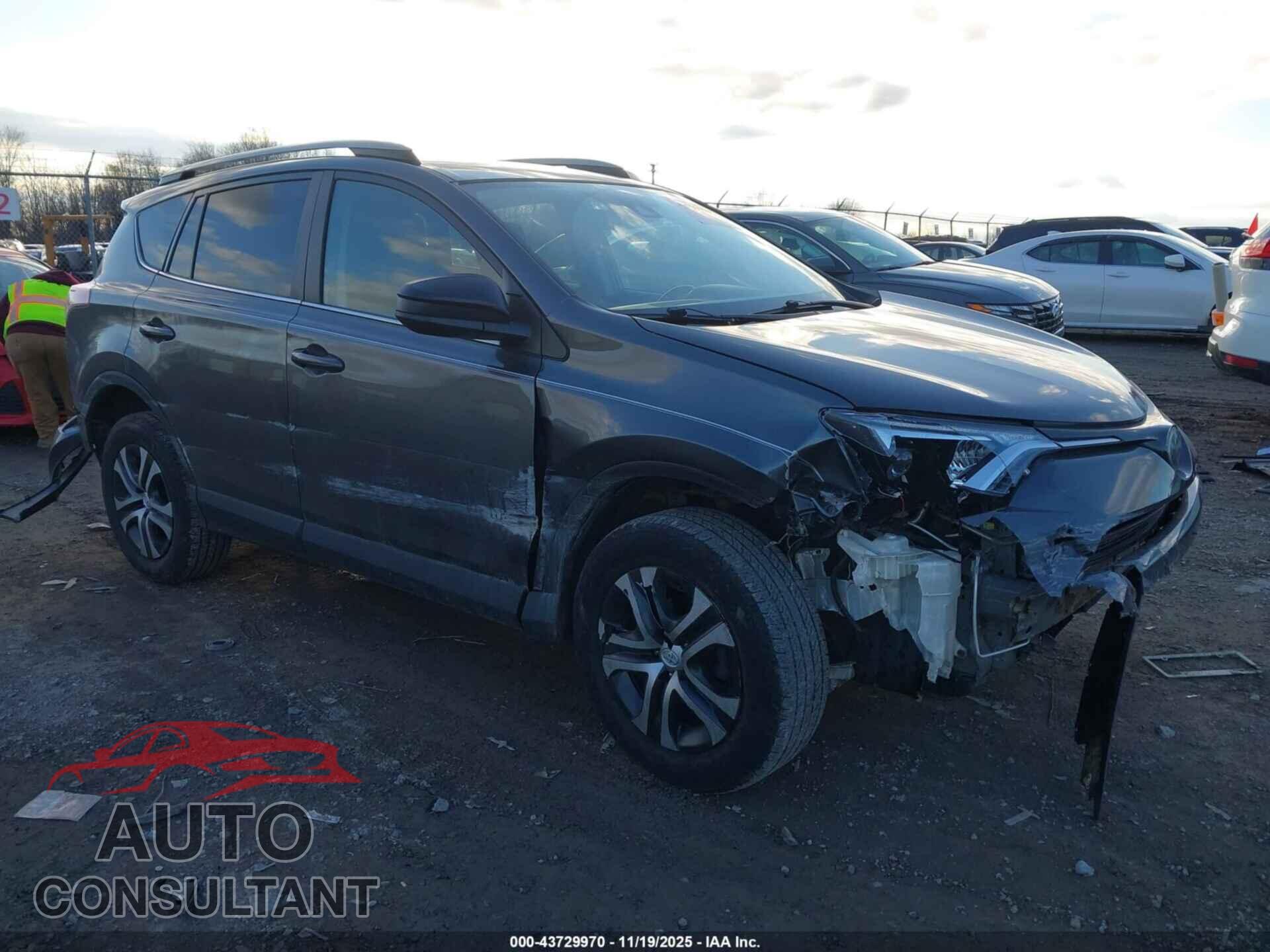 TOYOTA RAV4 2018 - 2T3ZFREV6JW452370