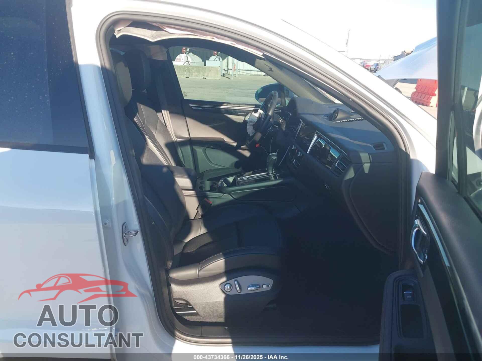 PORSCHE MACAN 2024 - WP1AA2A52RLB02725