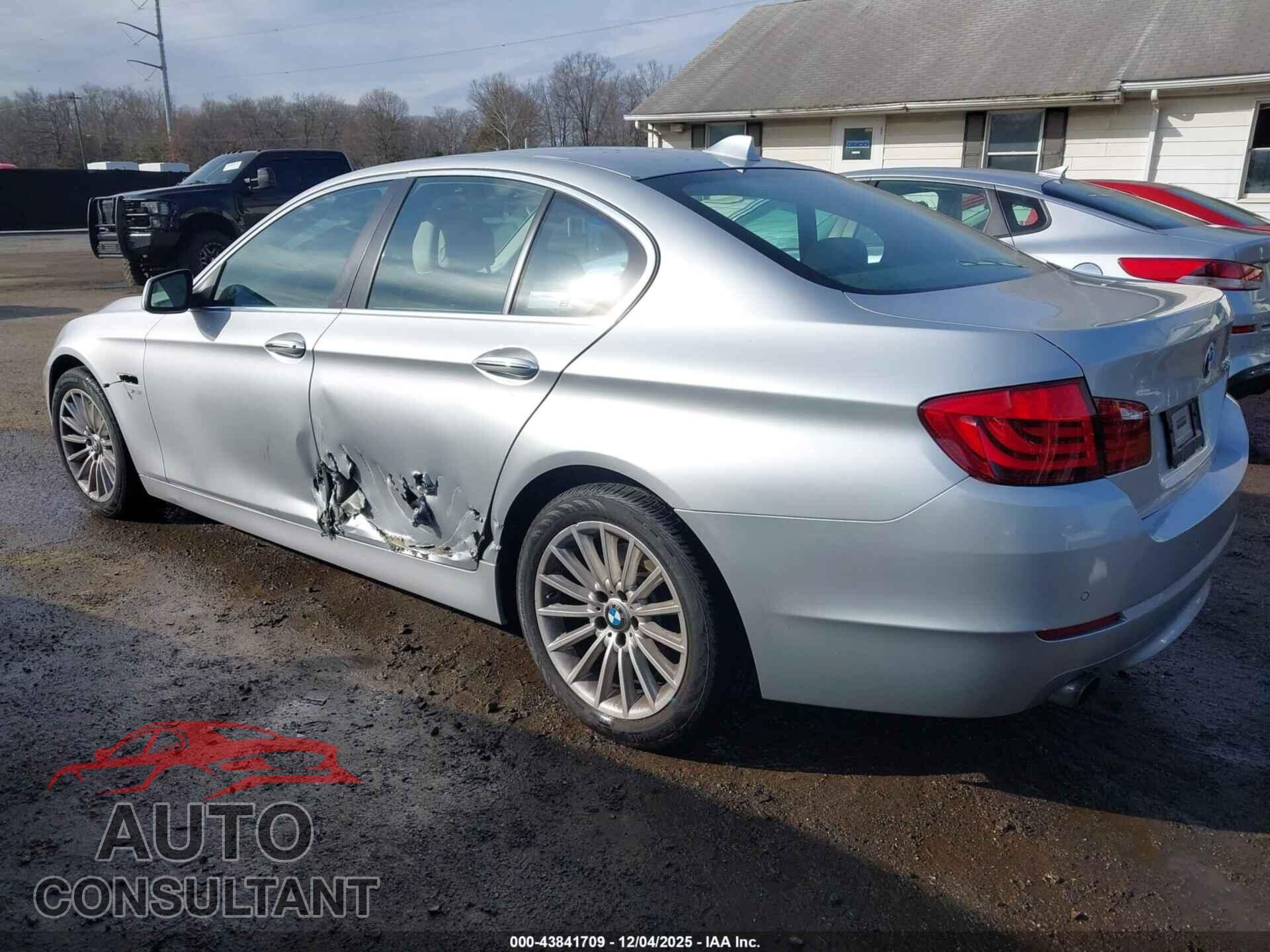 BMW 535I 2011 - WBAFU7C58BC873296