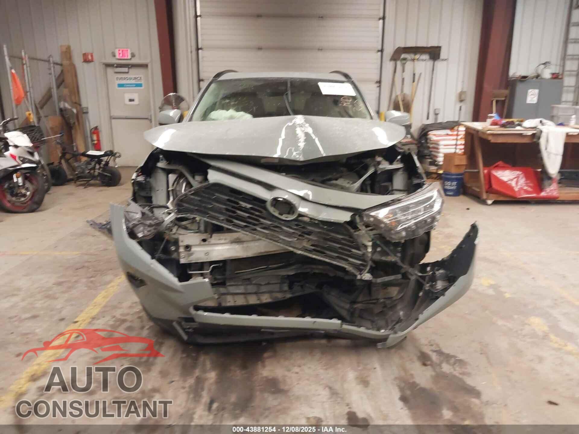 TOYOTA RAV4 2019 - JTMP1RFV8KD501104