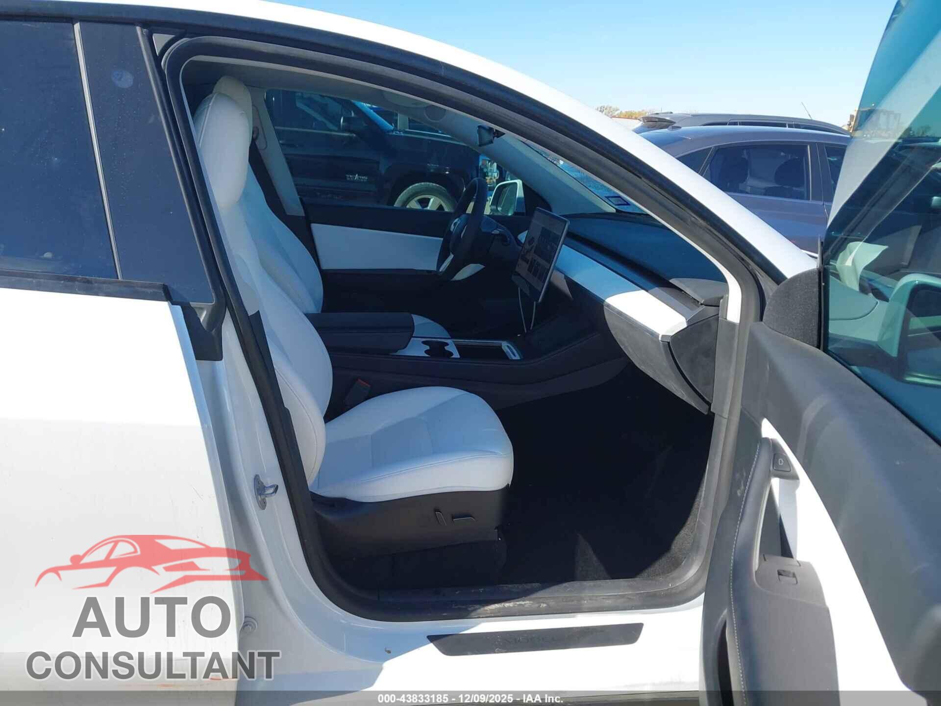TESLA MODEL Y 2022 - 7SAYGAEE2NF432285