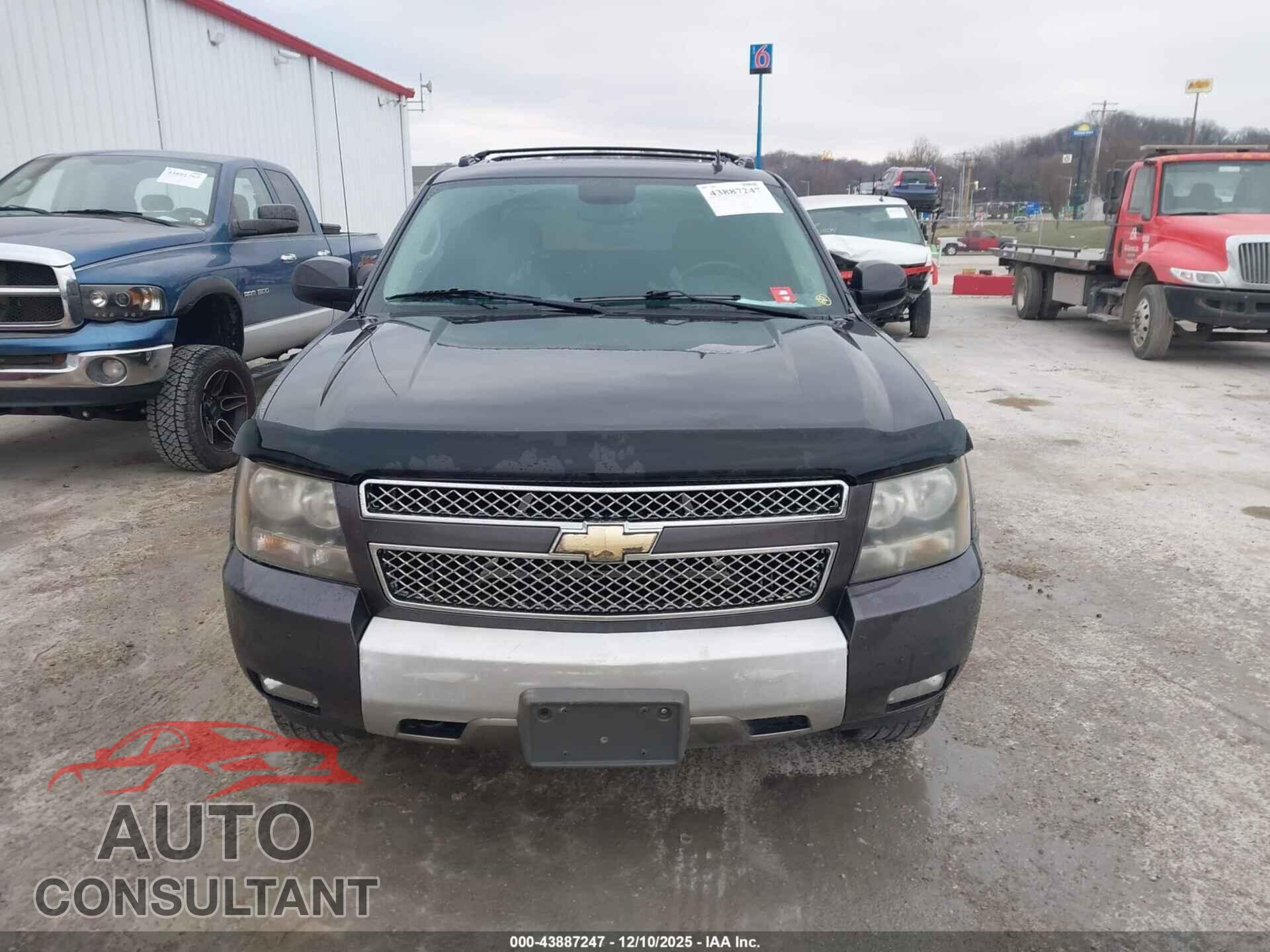 CHEVROLET AVALANCHE 1500 2011 - 3GNTKFE31BG165008
