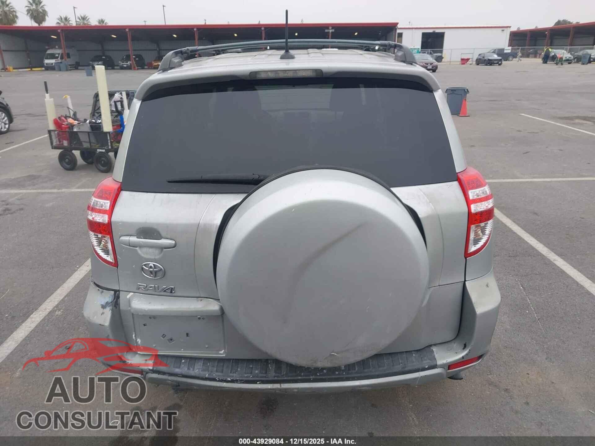 TOYOTA RAV4 2012 - 2T3ZF4DV8CW137206
