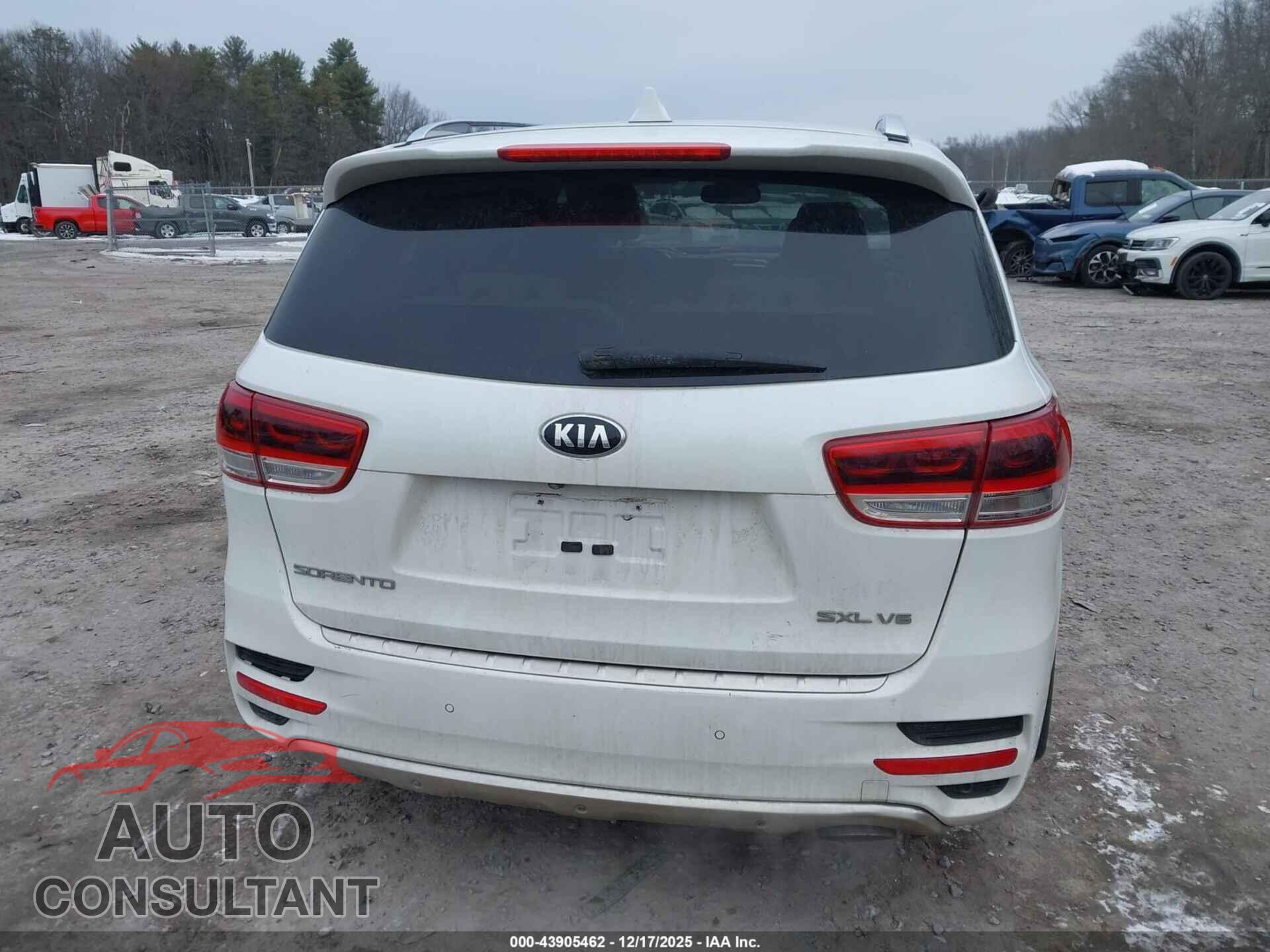 KIA SORENTO 2017 - 5XYPKDA55HG189700