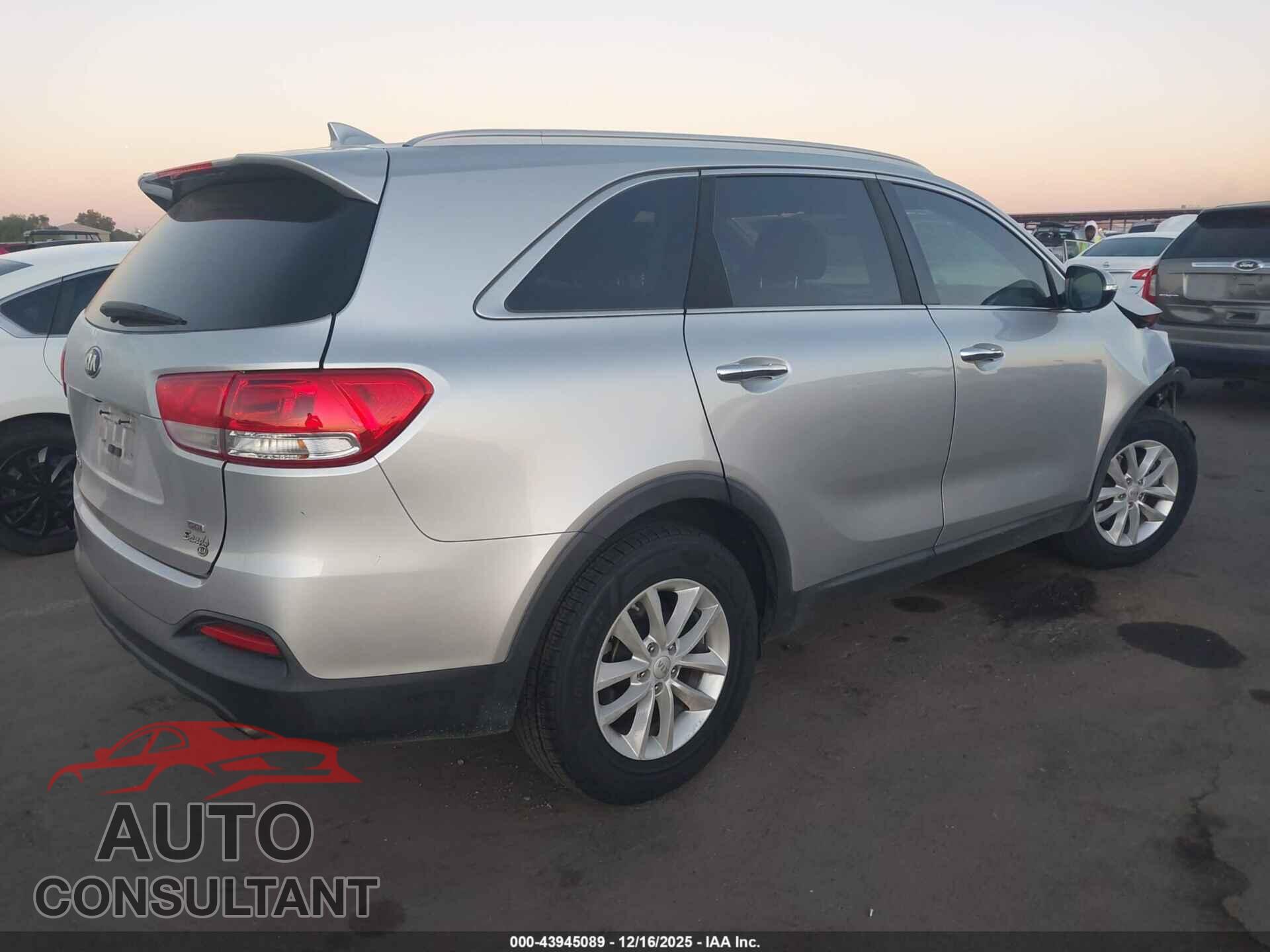 KIA SORENTO 2018 - 5XYPG4A32JG347125