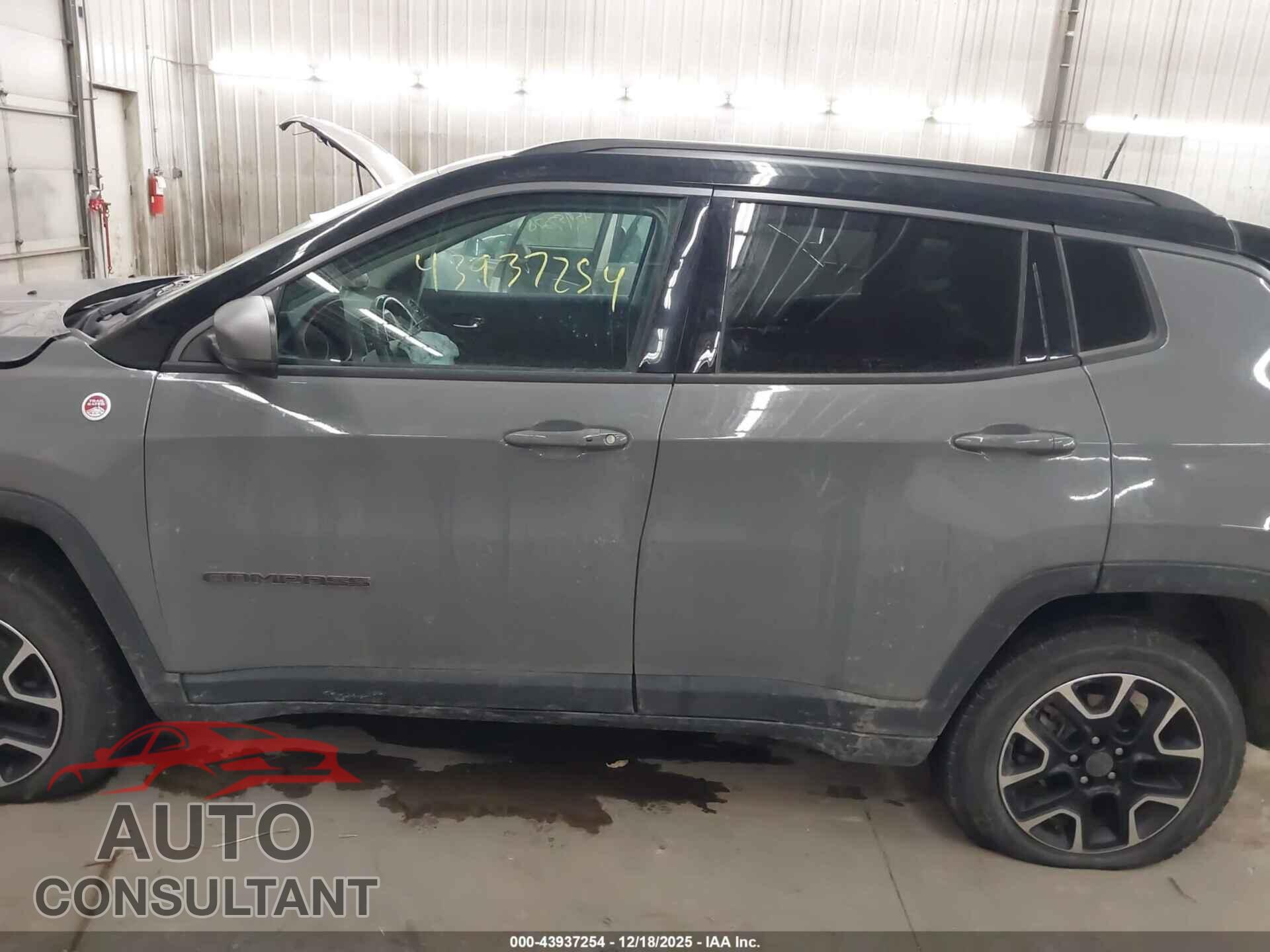 JEEP COMPASS 2020 - 3C4NJDDB3LT112031