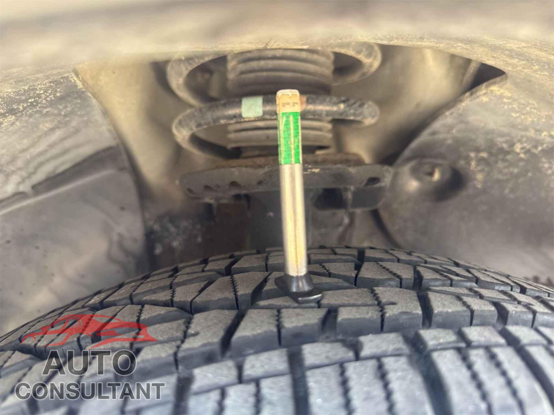 KIA SORENTO 2018 - 5XYPG4A32JG377063